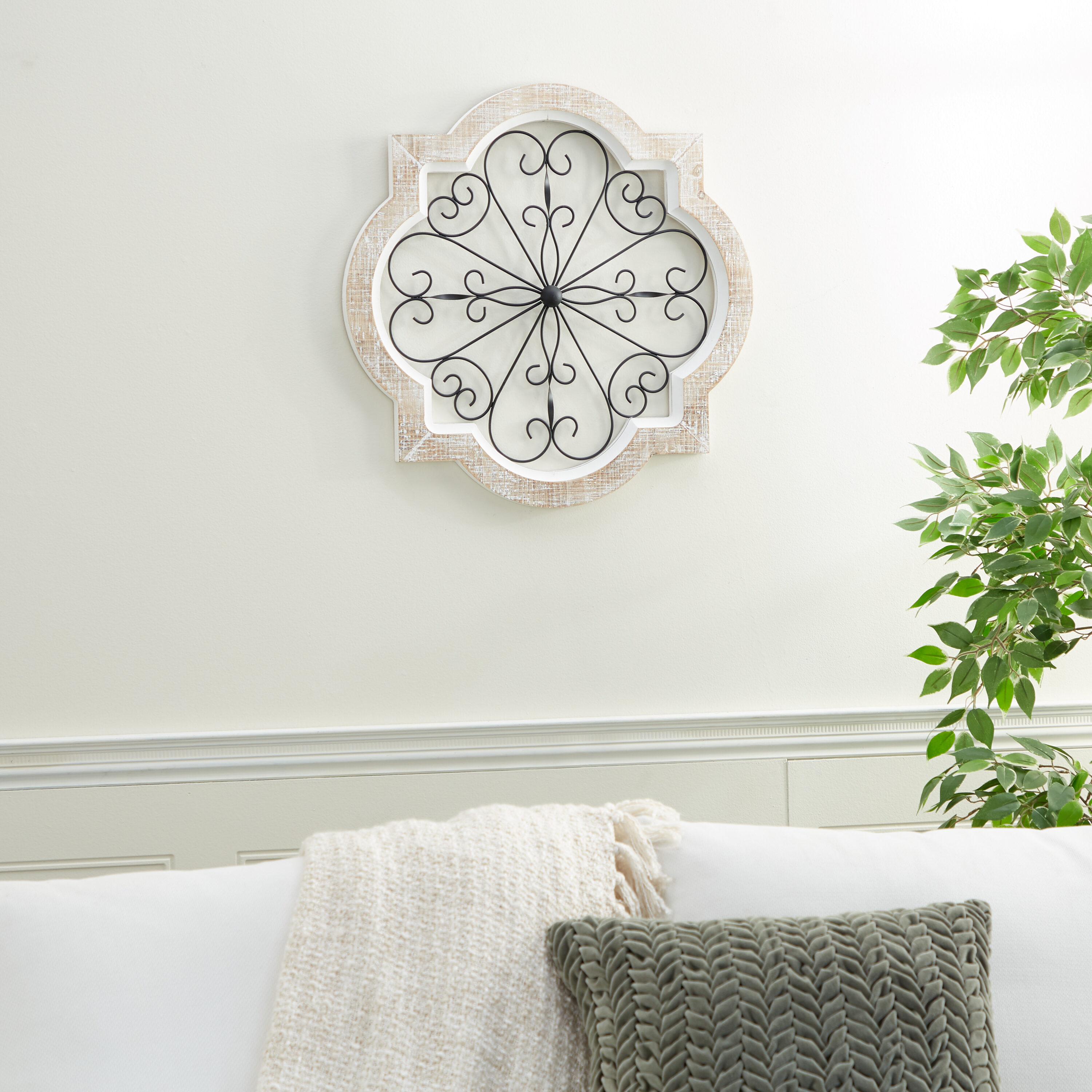 Grayson Lane 91837 21.85-in W x 21.85-in H MDF Scroll Floral Wall sculpture