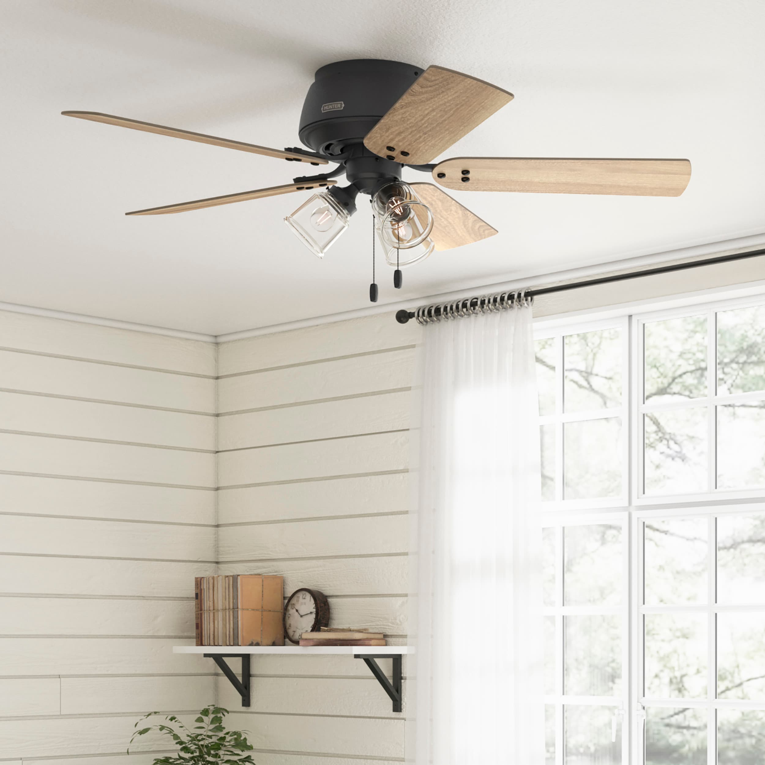 Hunter 52378 Shady Grove 52-in Flush Mount Matte Black with Golden Maple Blades Ceiling Fan With Light ( 5 -Blade )