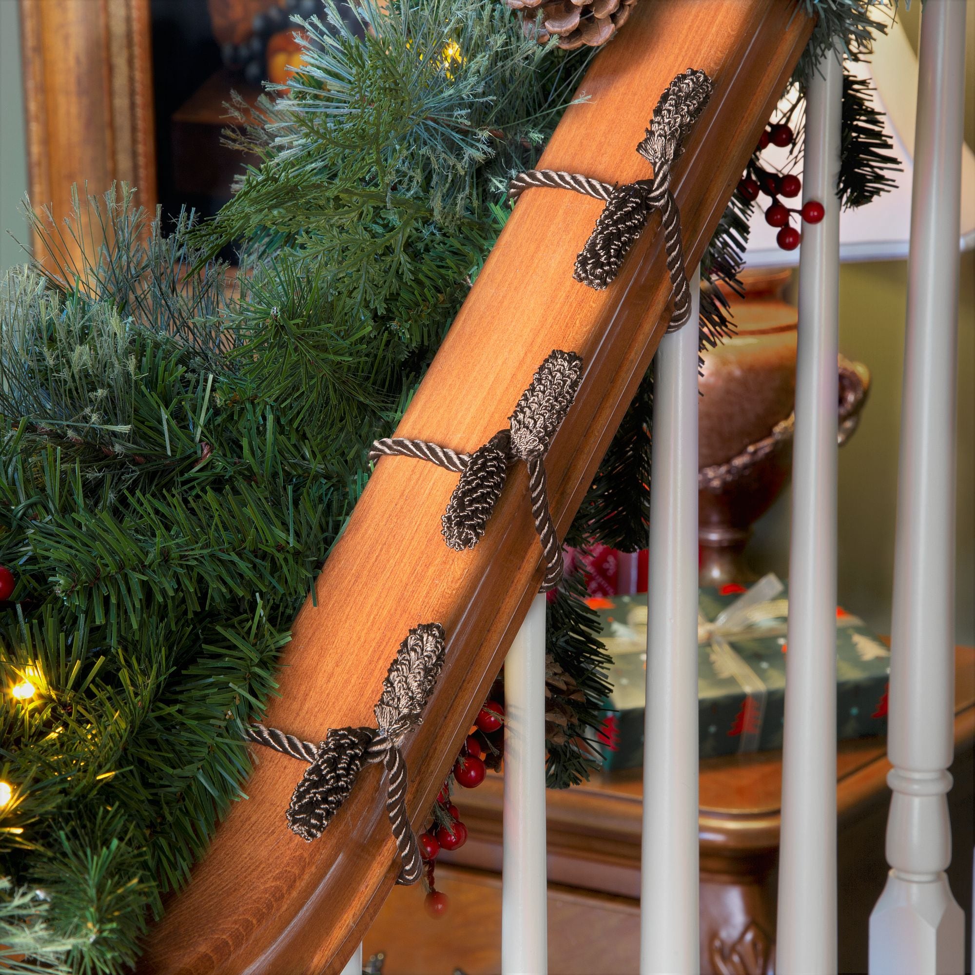 Haute Decor DT2006A Holiday-Hooks-Hangers-Holders - View #2