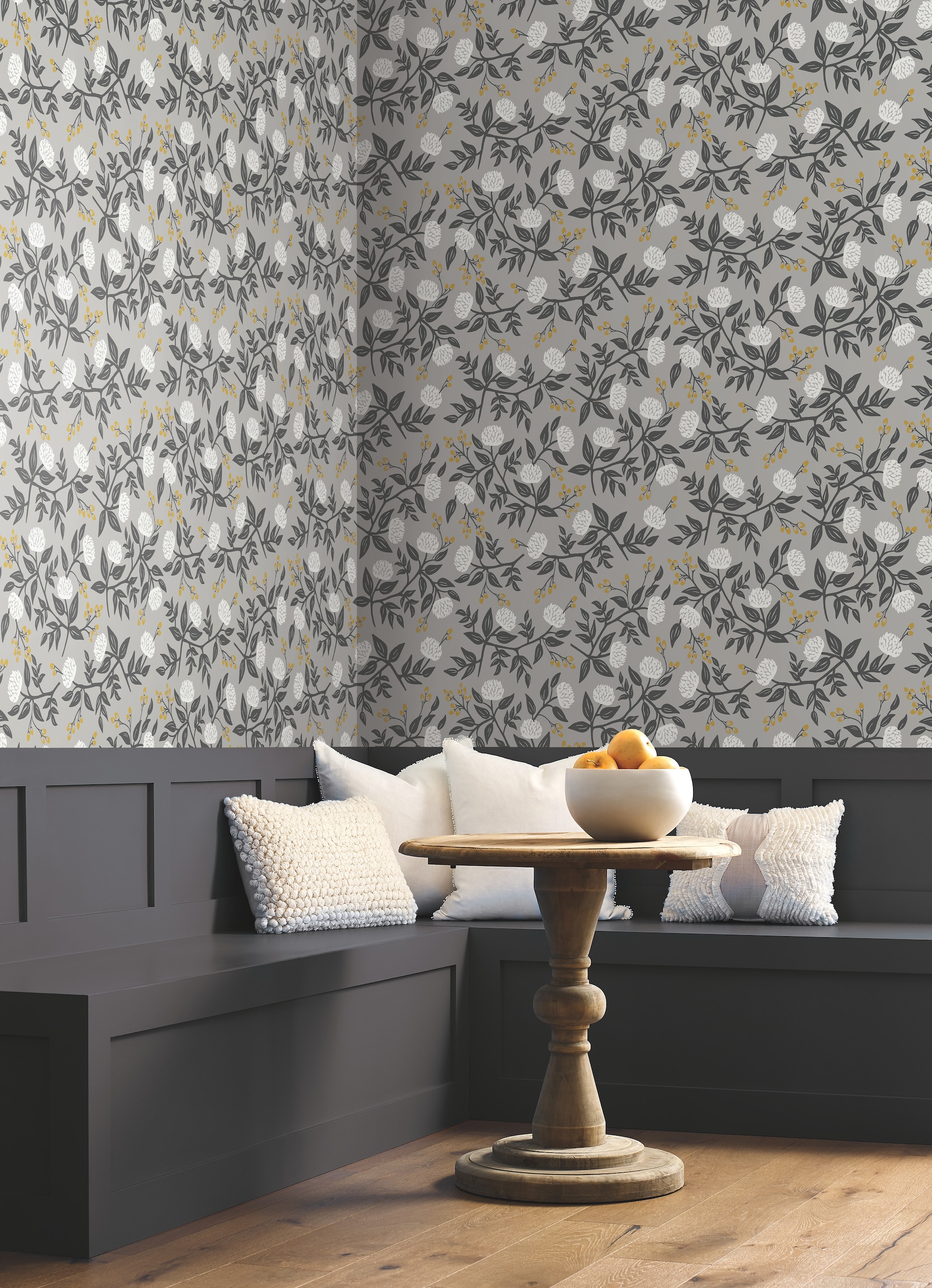 Rifle Paper RI5152 60.8-Sq. Feet Grey Non-woven Ivy/Vines Unpasted Wallpaper
