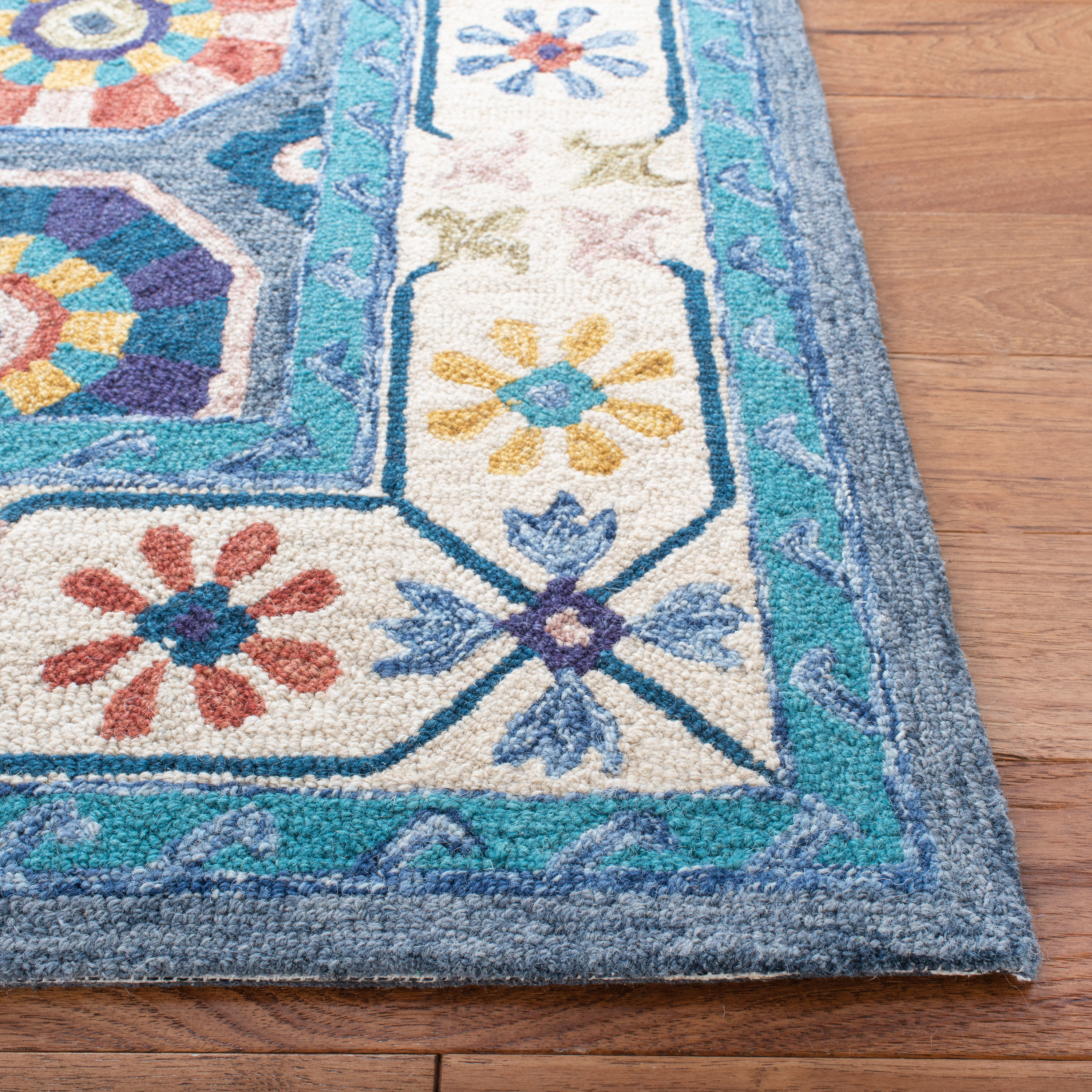 Safavieh MET116M-4 rugs - View #3