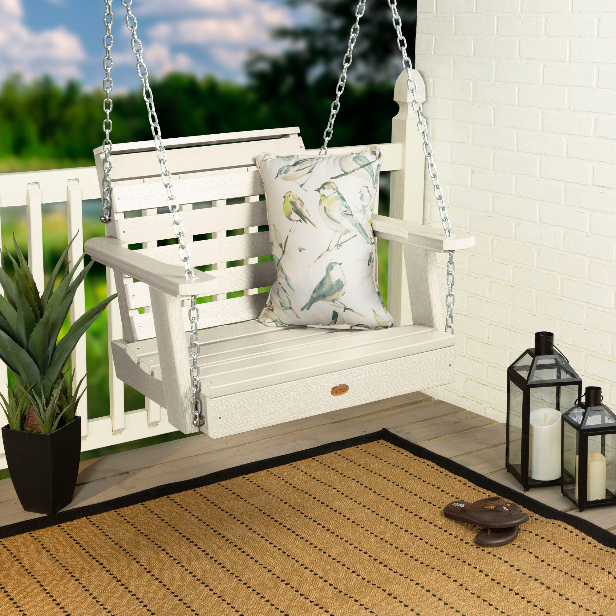 highwood AD-PORW3-WAE The Weatherly 1 -person Whitewash Recycled plastic Outdoor Swing