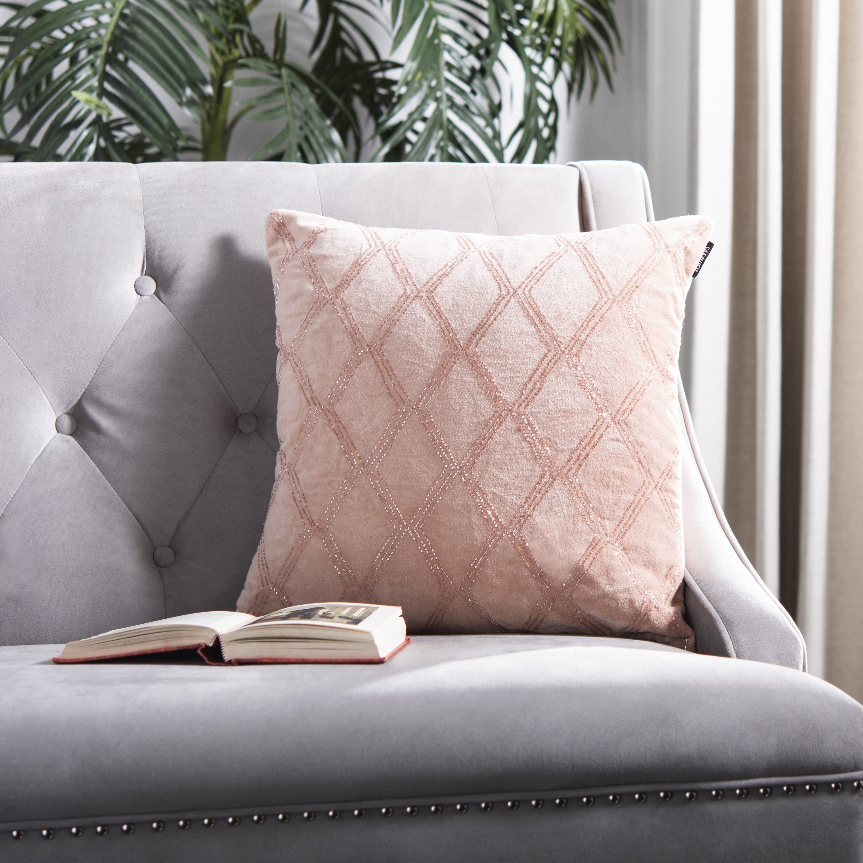 Safavieh Diana Diamond 18-in X 18-in Blush Indoor Decorative Pillow In 