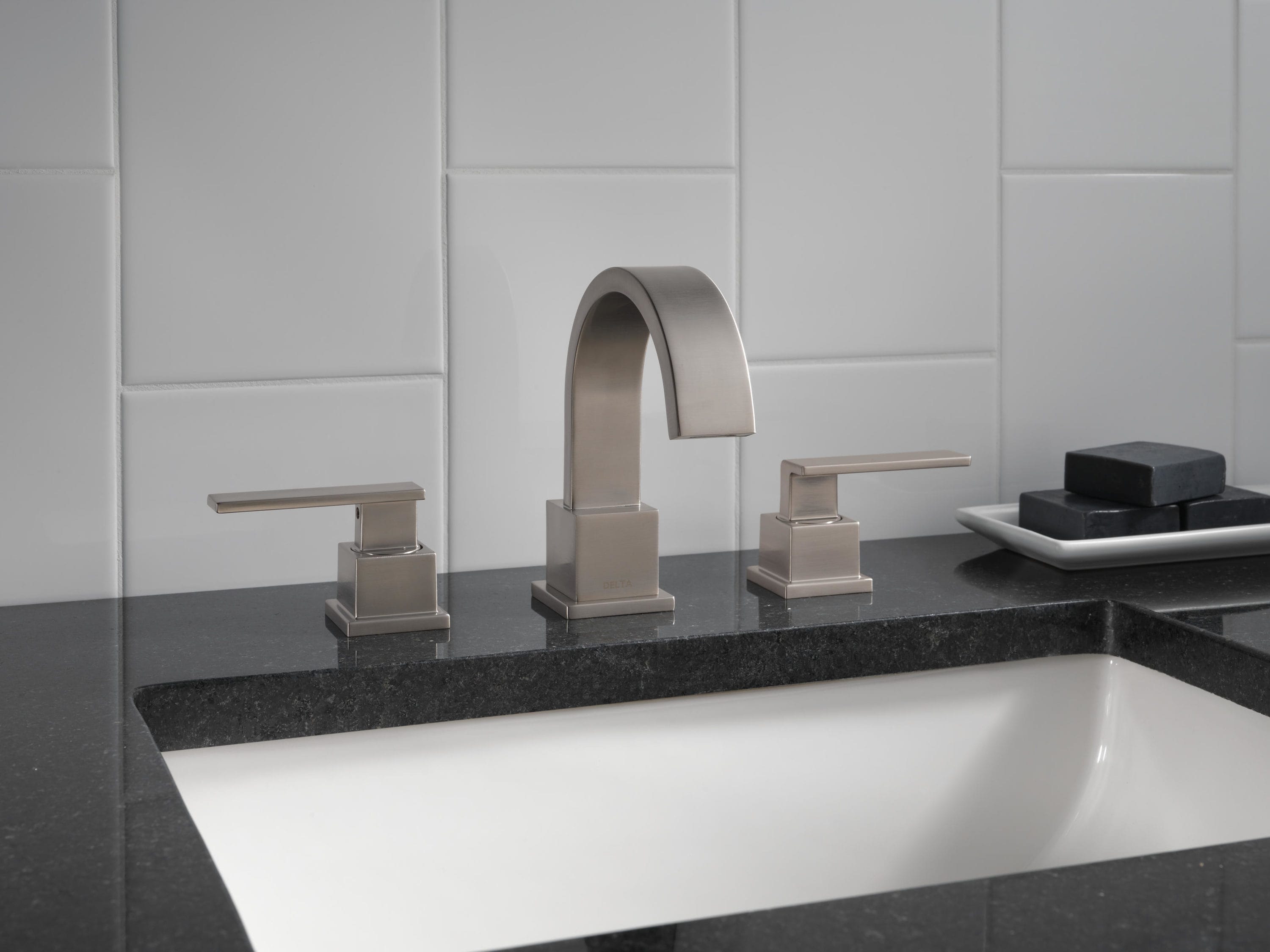 Delta 3553LF-SS Lavatory-Faucets - View #2