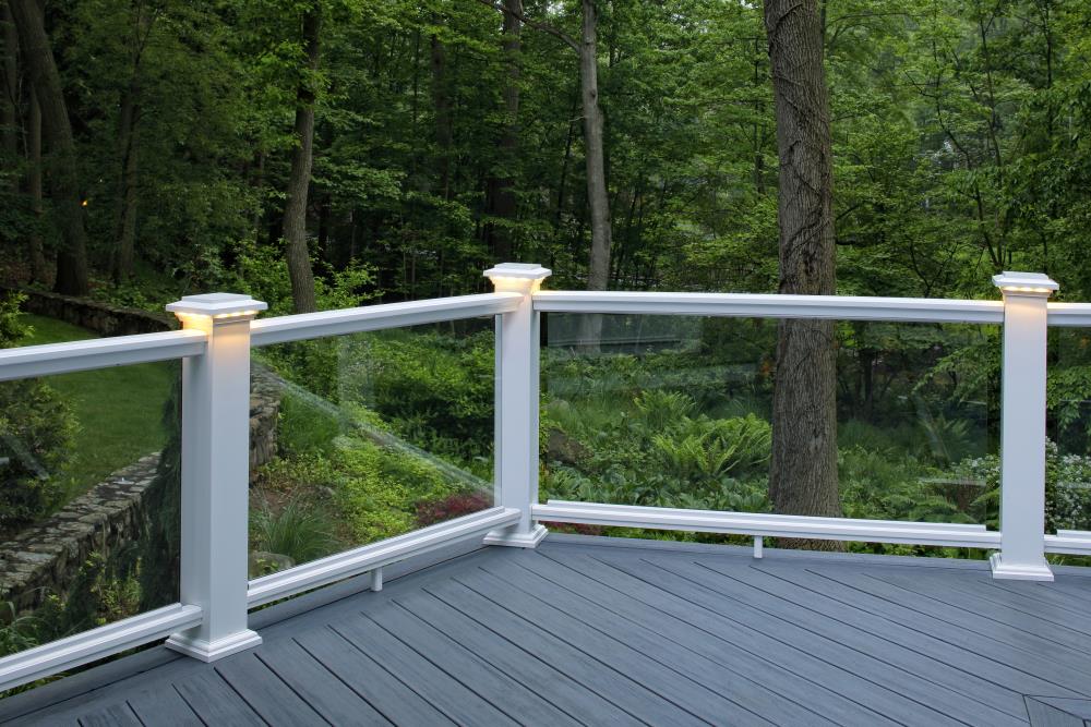 TimberTech AZTGLASS6W railings - View #2