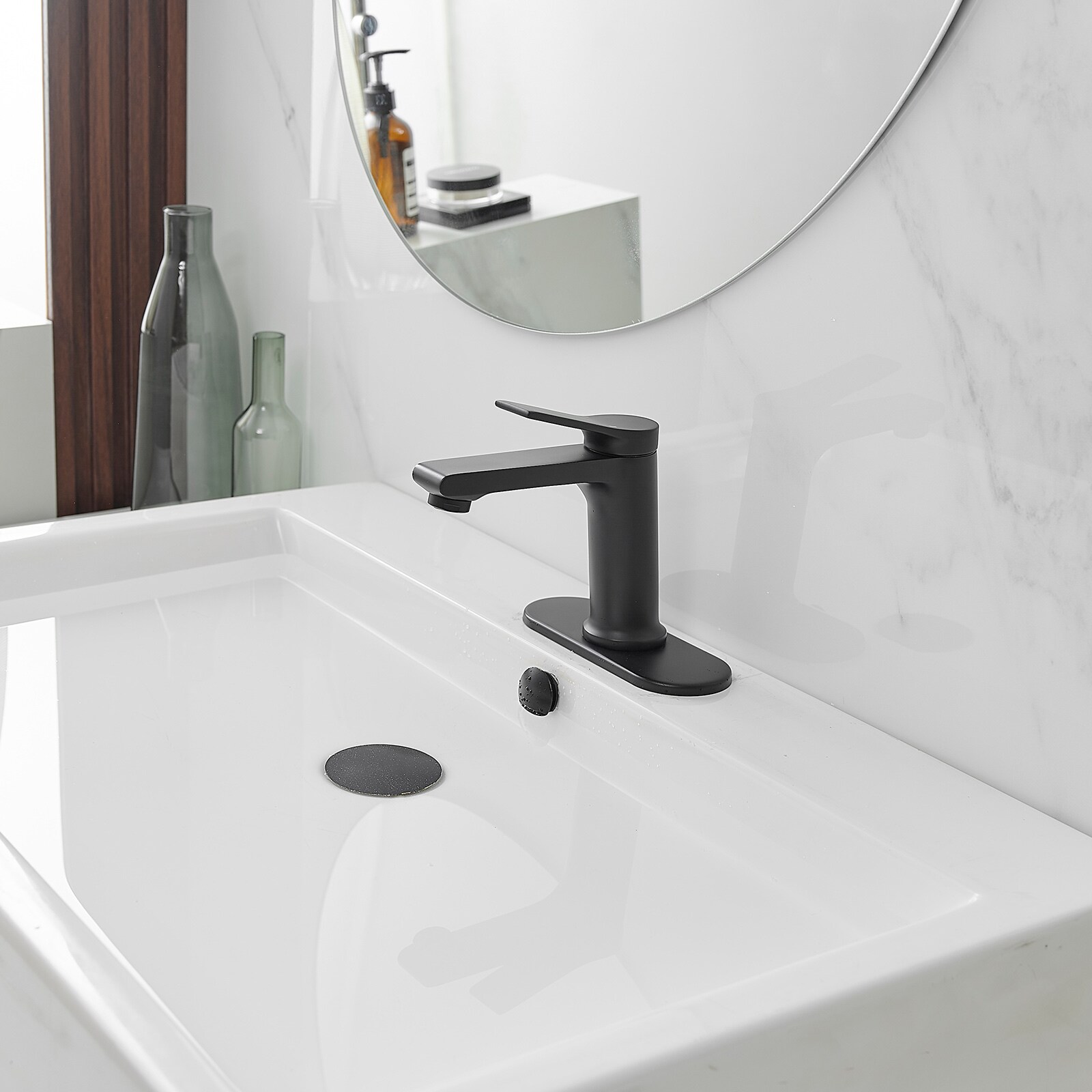 Matte Black Single-Handle Bathroom Faucet with Nickel Finish