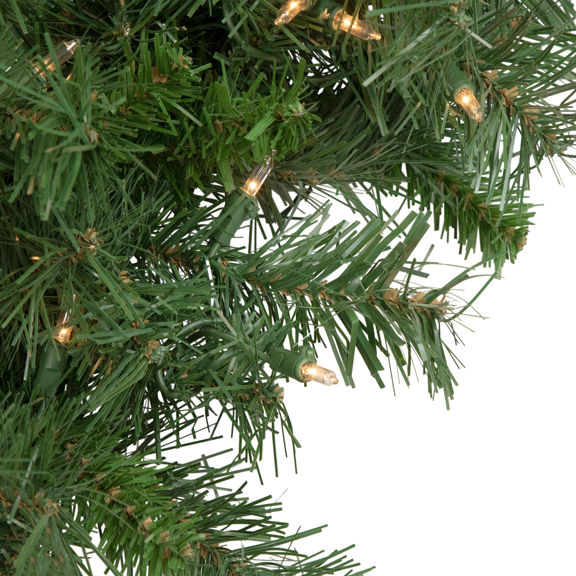 Northlight 34908599 Indoor/Outdoor Pre-lit Electrical outlet 9-ft Pine Artificial Garland Clear Incandescent Lights