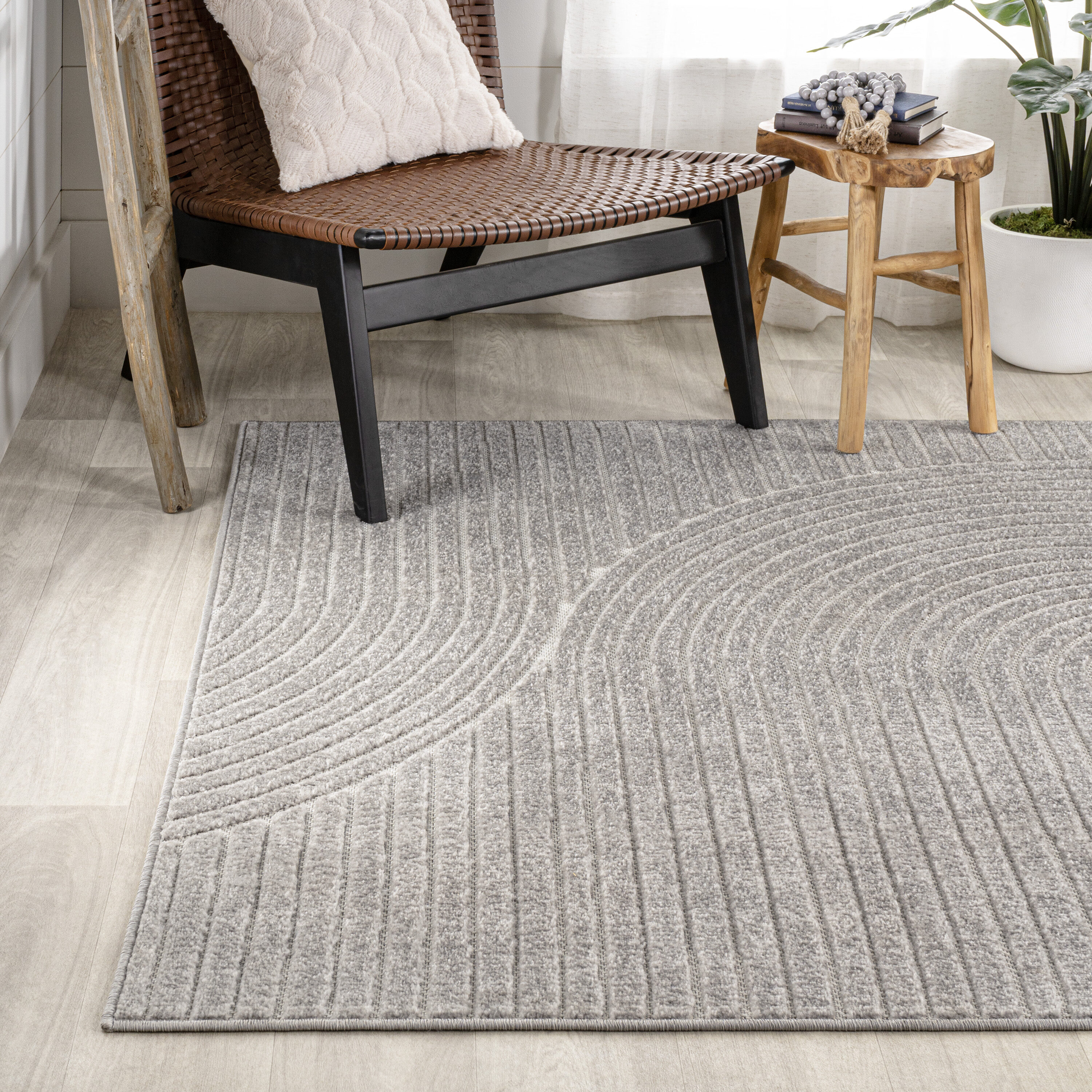 Gray and Ivory Geometric 4' x 6' Synthetic Area Rug