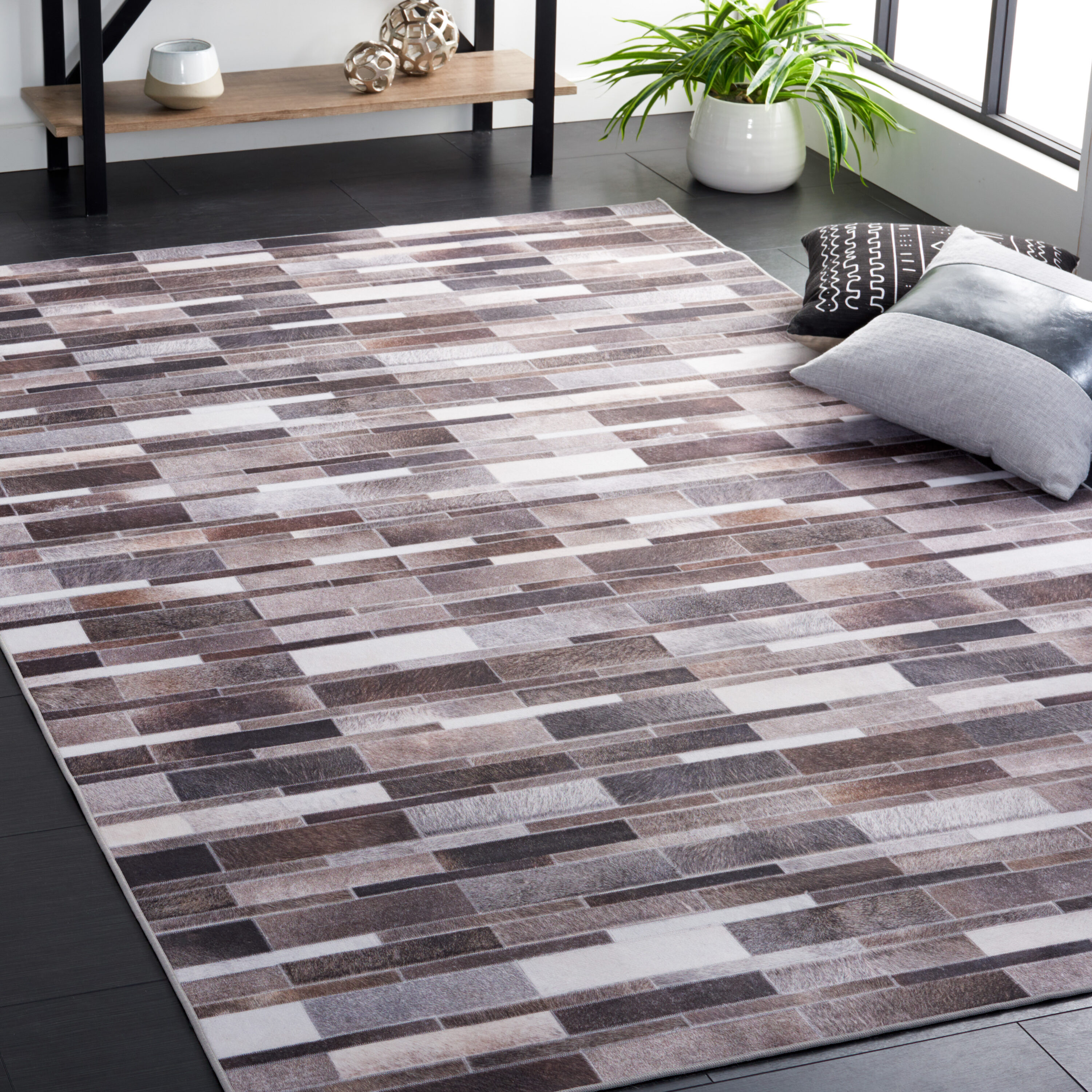 Faux Hide 542A Ivory Grey Machine Washable And Slip Resistant 6in x 9in Rug