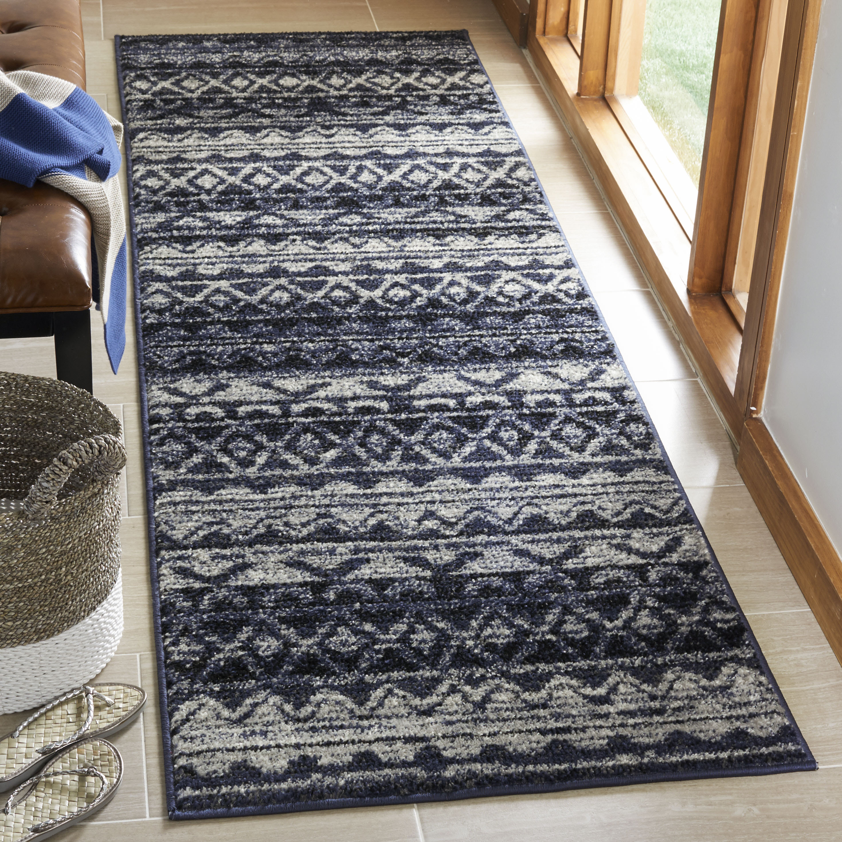 Safavieh ADR119M-28 Adirondack Gage 3 x 8 (ft) Loomed Polypropylene Ivory/Navy Rectangular Indoor Abstract Lodge Runner rug