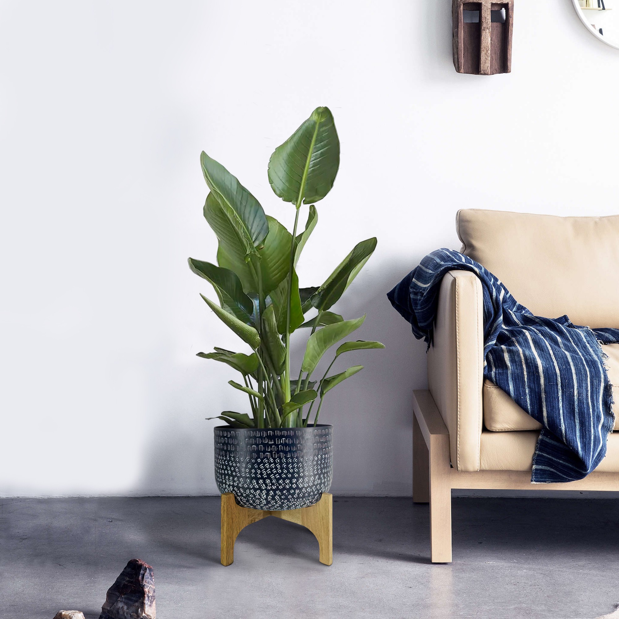 Yiekholo LL-1646AA Round 11.81-in W x 11.25-in H x 11.81-in D Blue Metal Indoor/Outdoor with Self Watering Planter