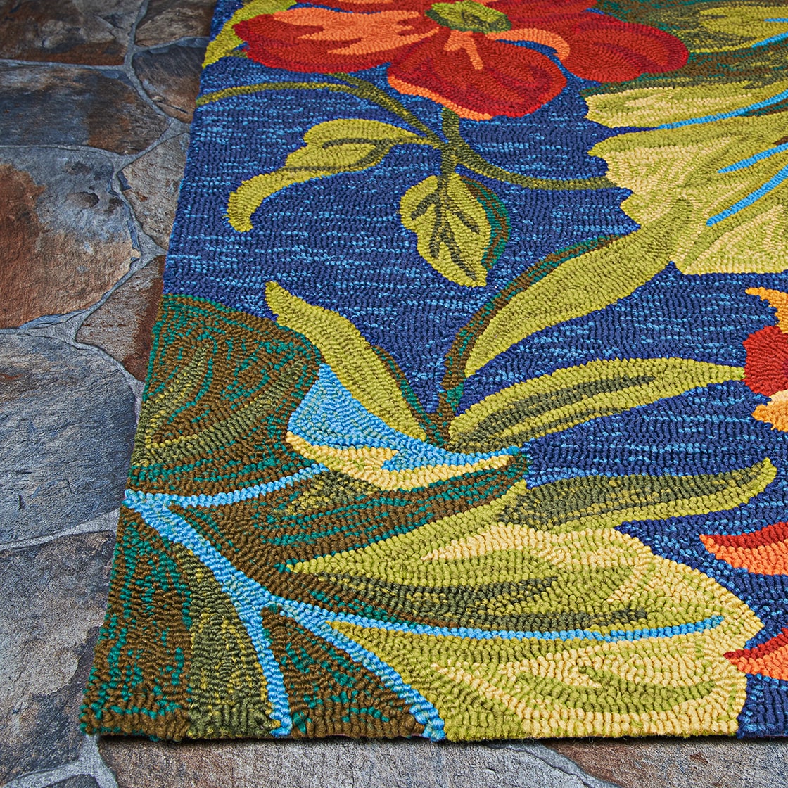 Covington Handmade Floral Synthetic 2'x4' Multicolor Area Rug