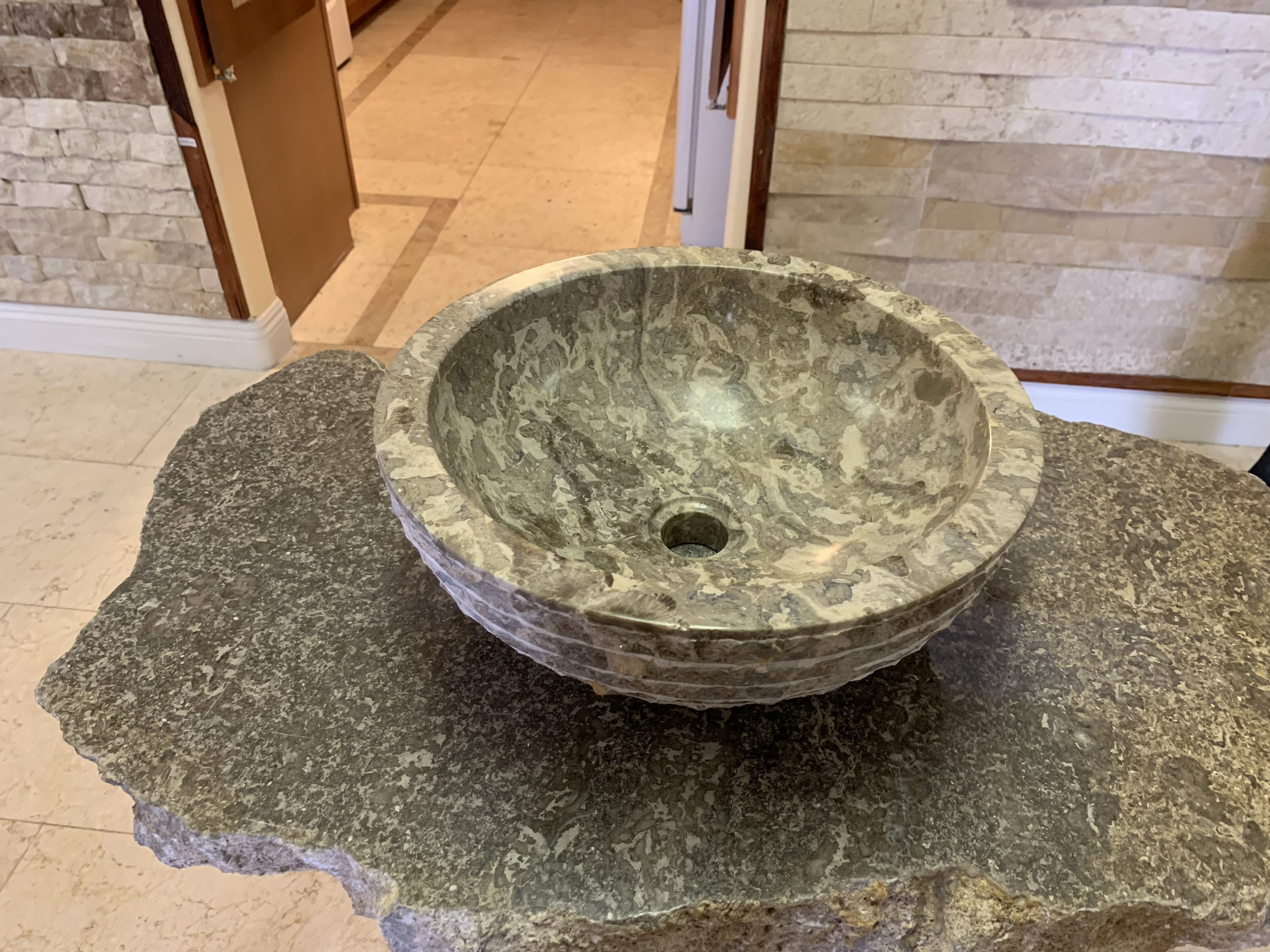 Natural Stone Veneer R52-20X8C-SNK-OG NaturalStone Chiseled Vessel Sink - Chiseled Oyster Gray20inx8in 1 Square feet Oyster Gray Stone veneer