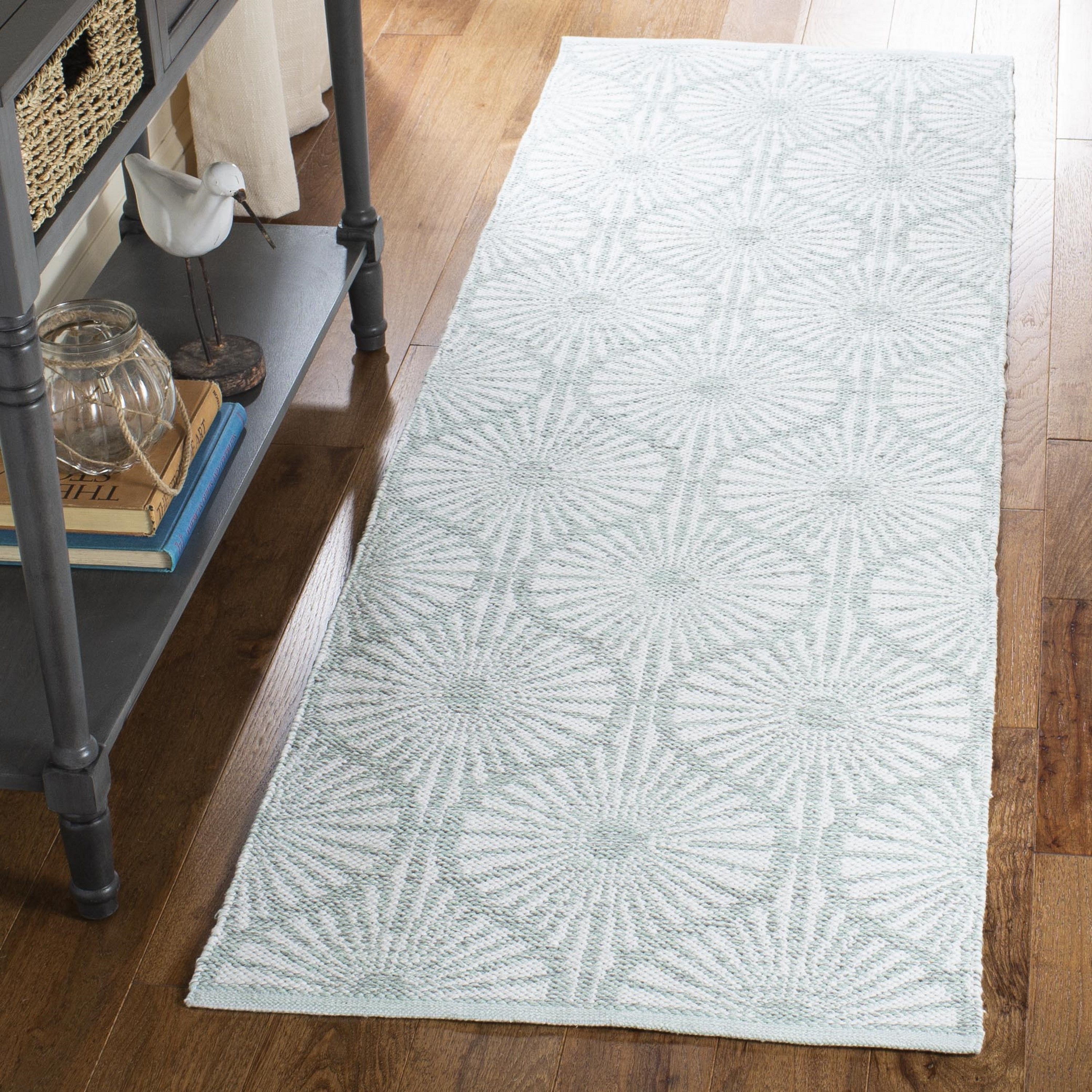 Safavieh MTK606G-27 Montauk Biloxi 2 x 7 (ft) Cotton Light Green/Ivory Rectangular Indoor Abstract Coastal Runner rug