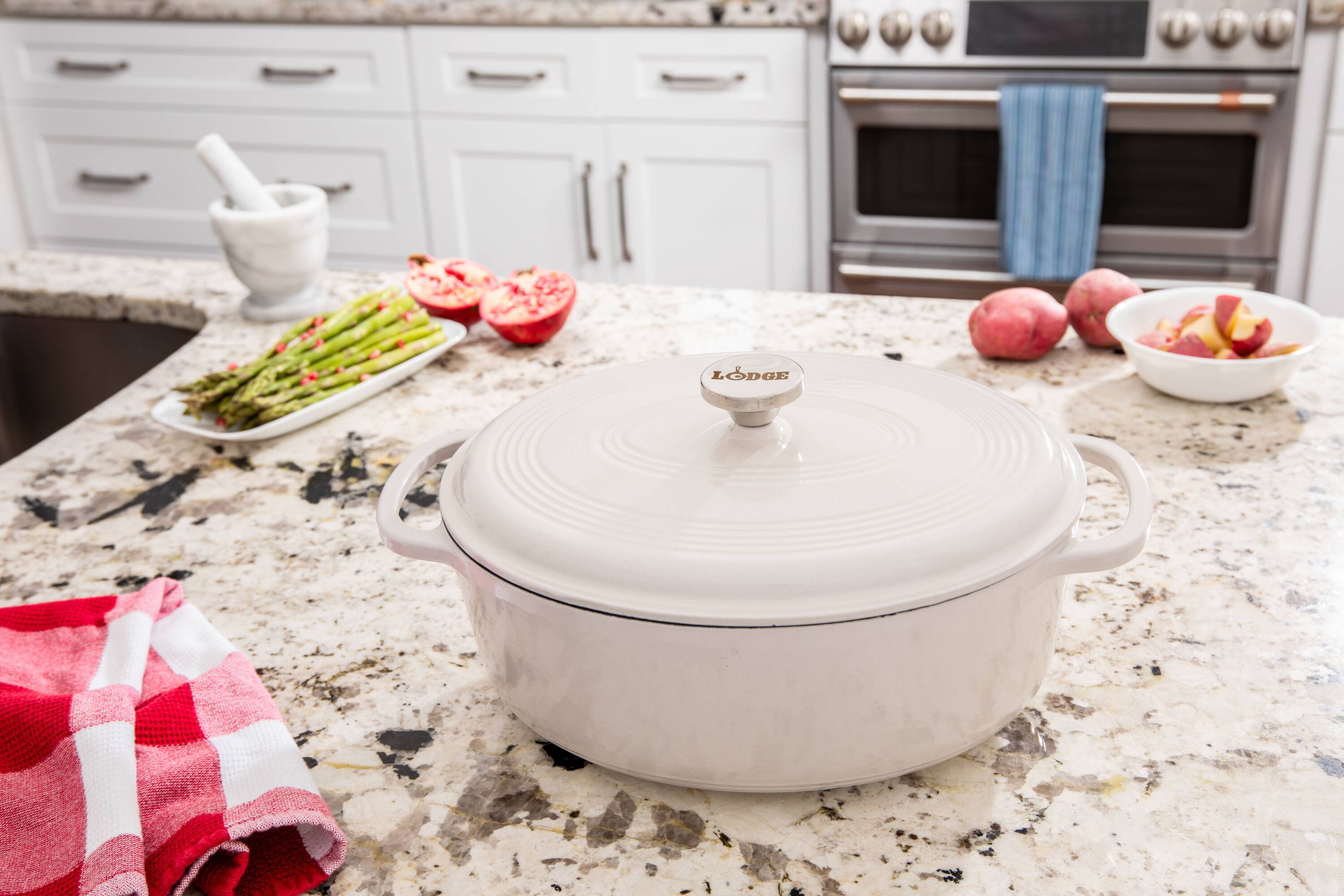 Lodge Cast Iron 7 Quart Oval Enameled Cast Iron Dutch Oven in Oyster -  Ideal for Slow-Roasting, Simmering, and Baking - White in the Cooking Pots  department at