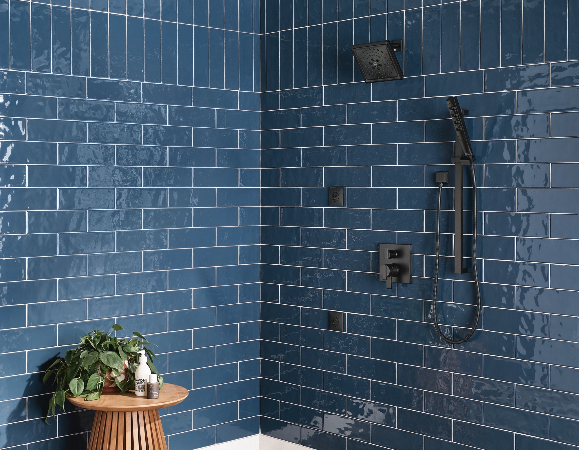 Delta T27967-BL Bath-Shower-Facc - View #12