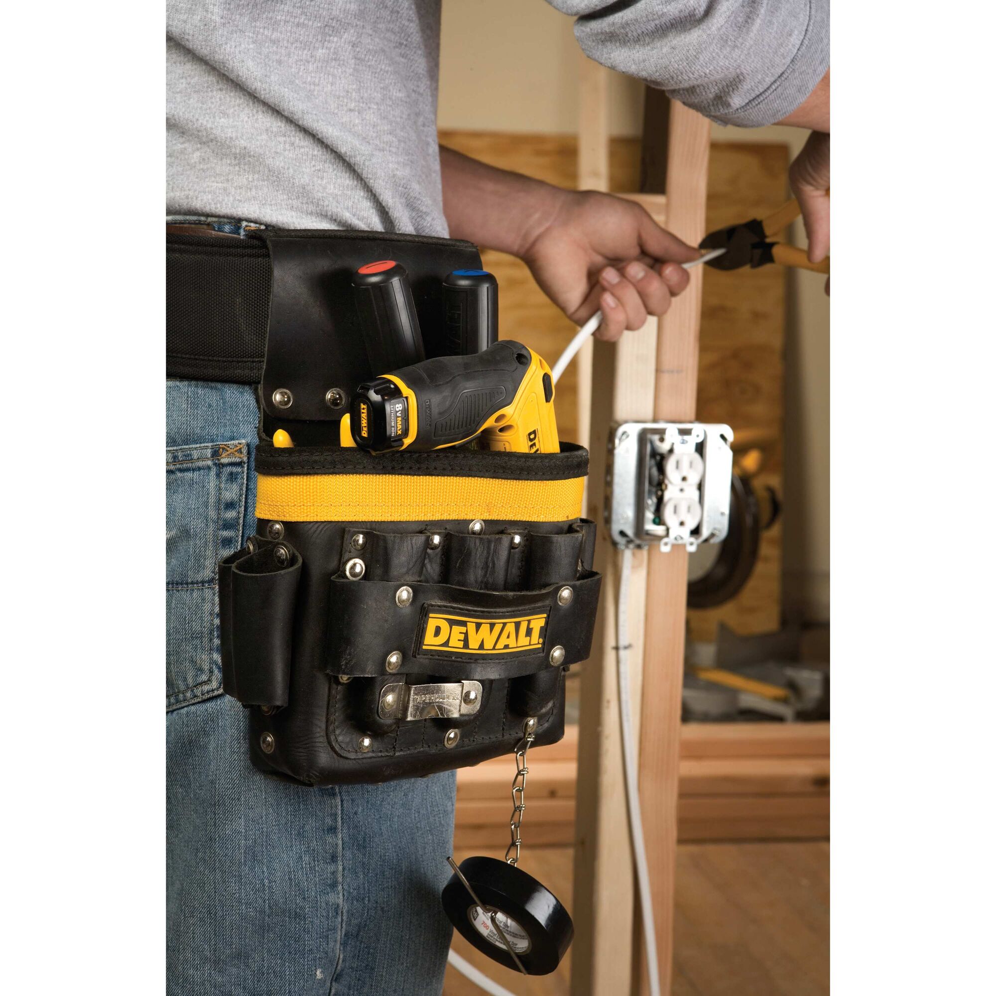 DEWALT 8 Volt 1 4 in Cordless Screwdriver 2 Batteries Included