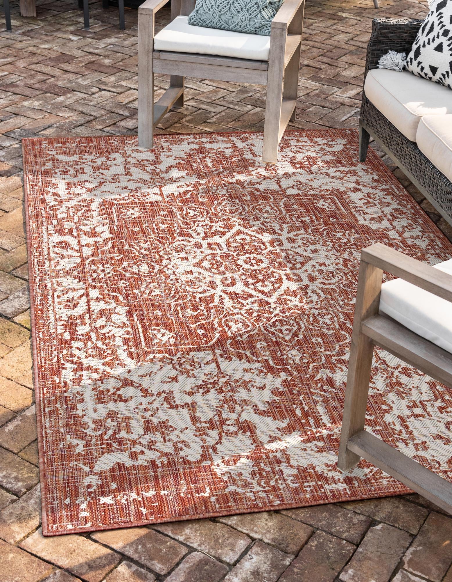 Unique Loom 3152253 Jill Zarin Outdoor 5 x 8 (ft) Loomed Polypropylene Rust Red Rectangular Indoor/Outdoor Medallion Area rug