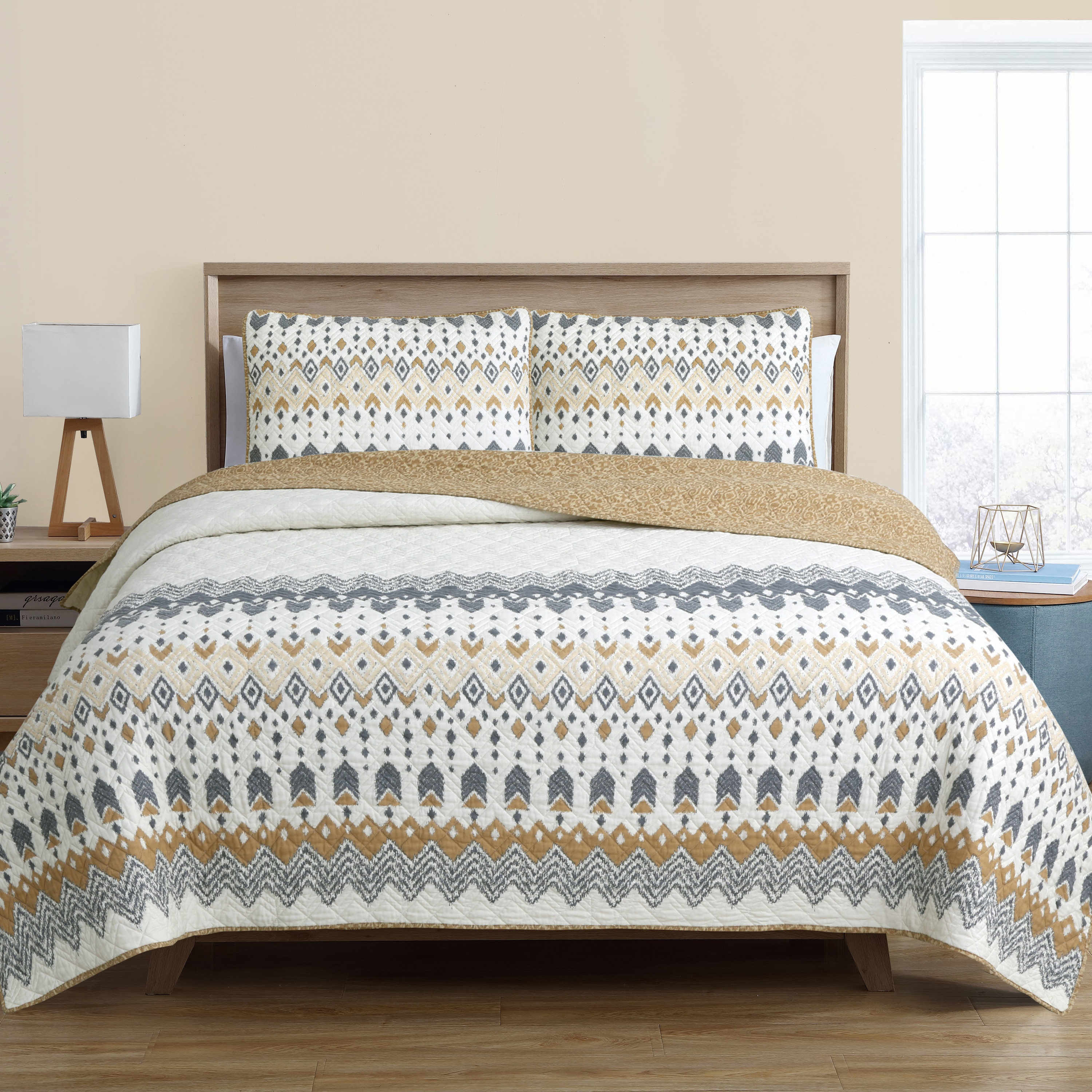 Estate Collection 168302 3 -Piece Neutrals Full/Queen Quilt Set