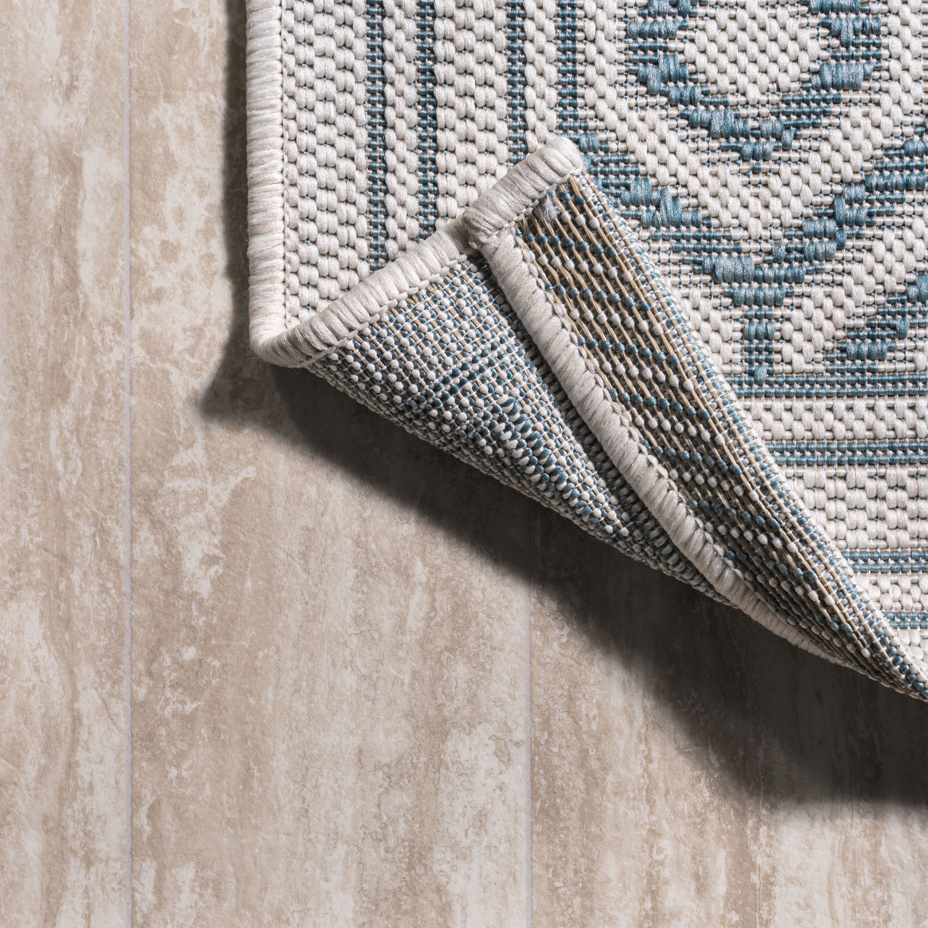 Gray and Teal Diamond Trellis 8' x 10' Indoor/Outdoor Rug
