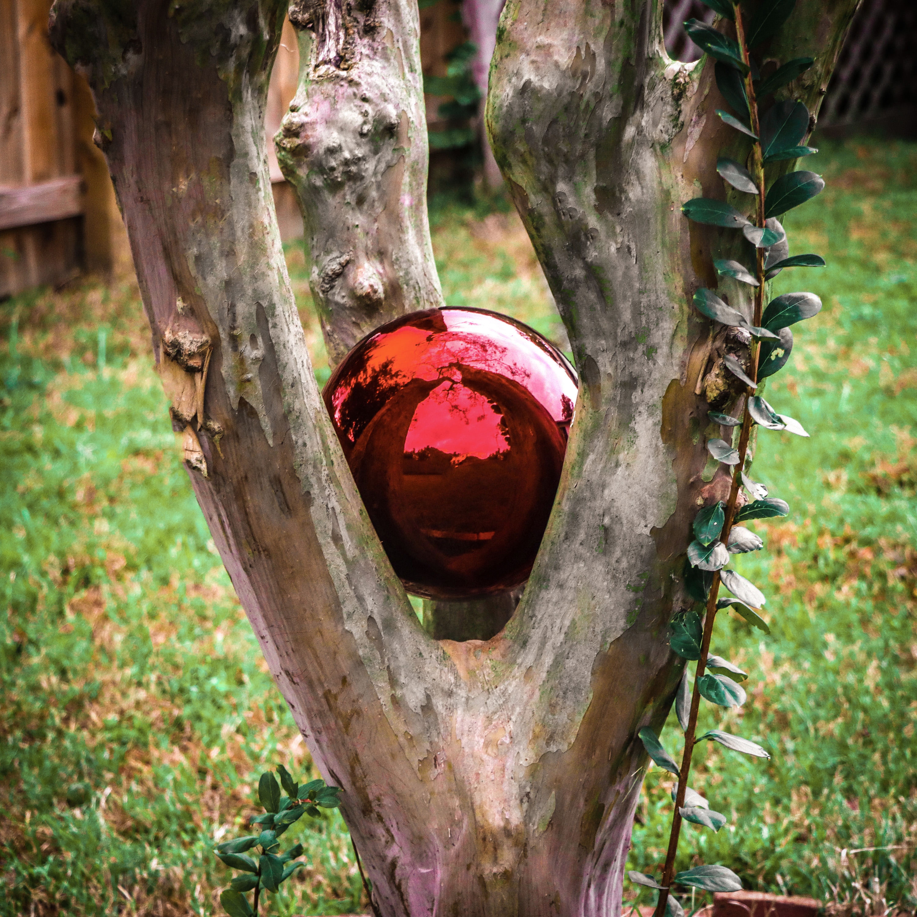 Trademark Innovations BALL-GZNG-RED Gazing-Ball-Stand - View #2