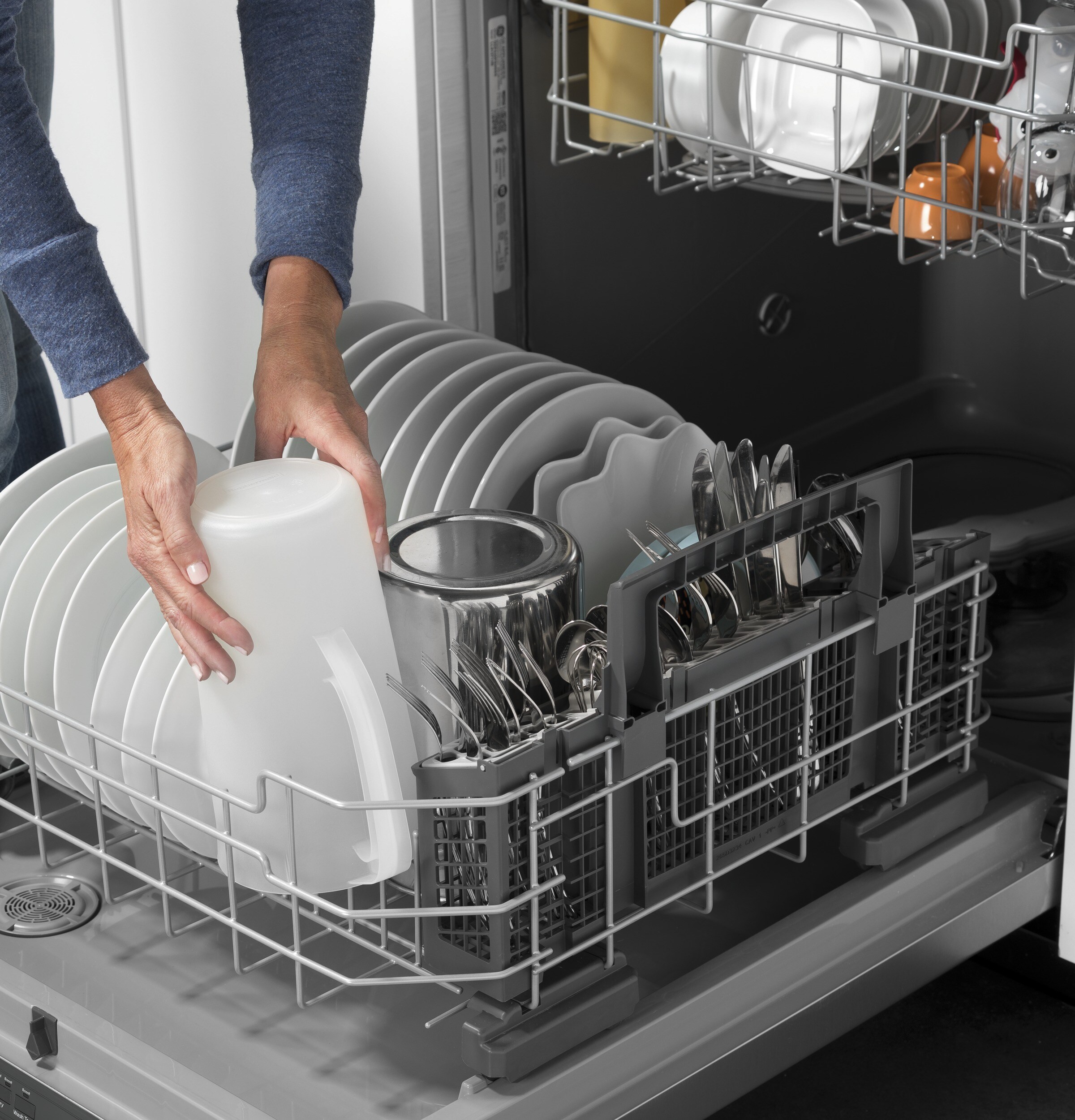 GE Dry Boost Top Control 24-in Built-In Dishwasher With Third Rack  (Fingerprint-resistant Stainless Steel) ENERGY STAR, 50-dBA in the Built-In  Dishwashers department at