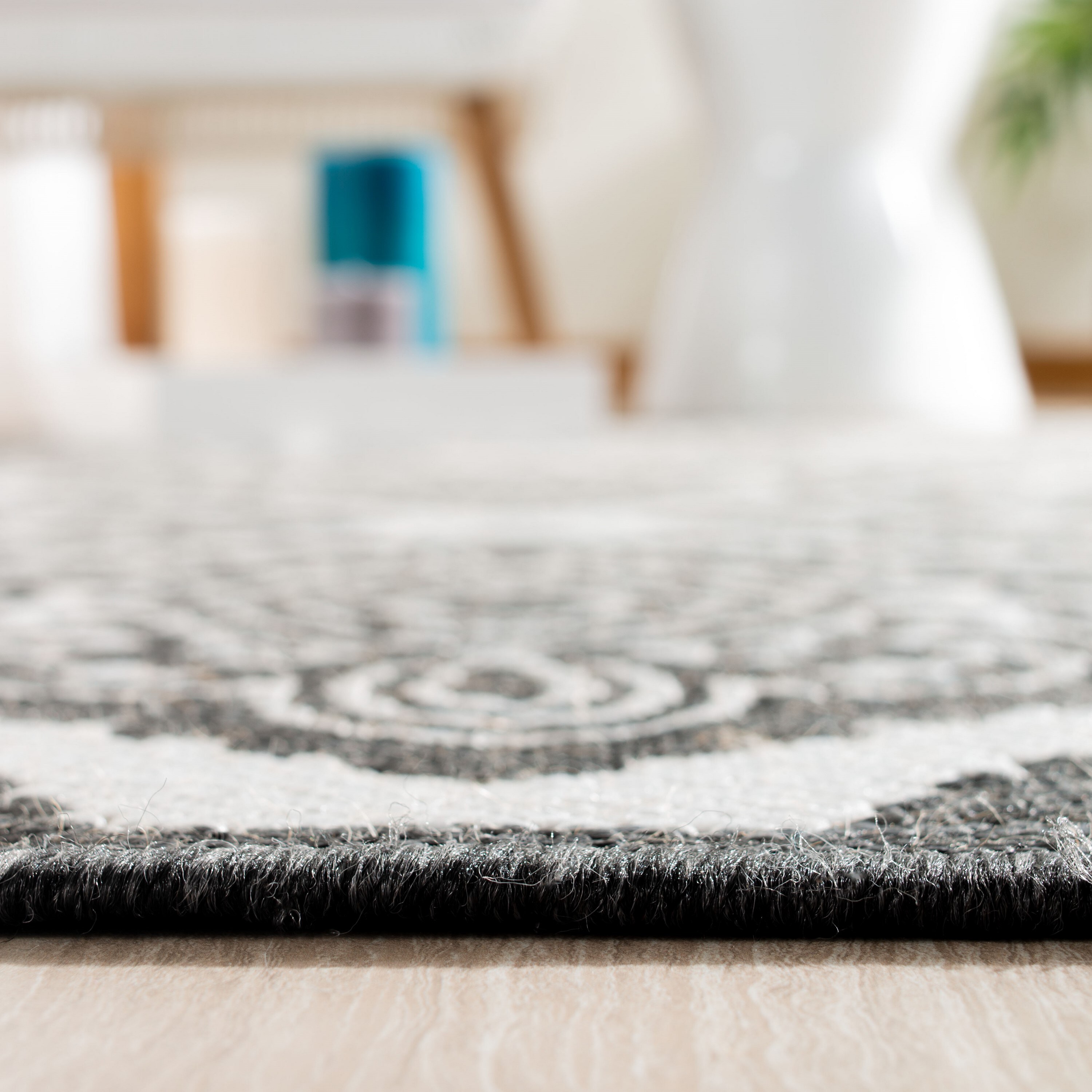 Safavieh LND132A-6SQ rugs - View #3