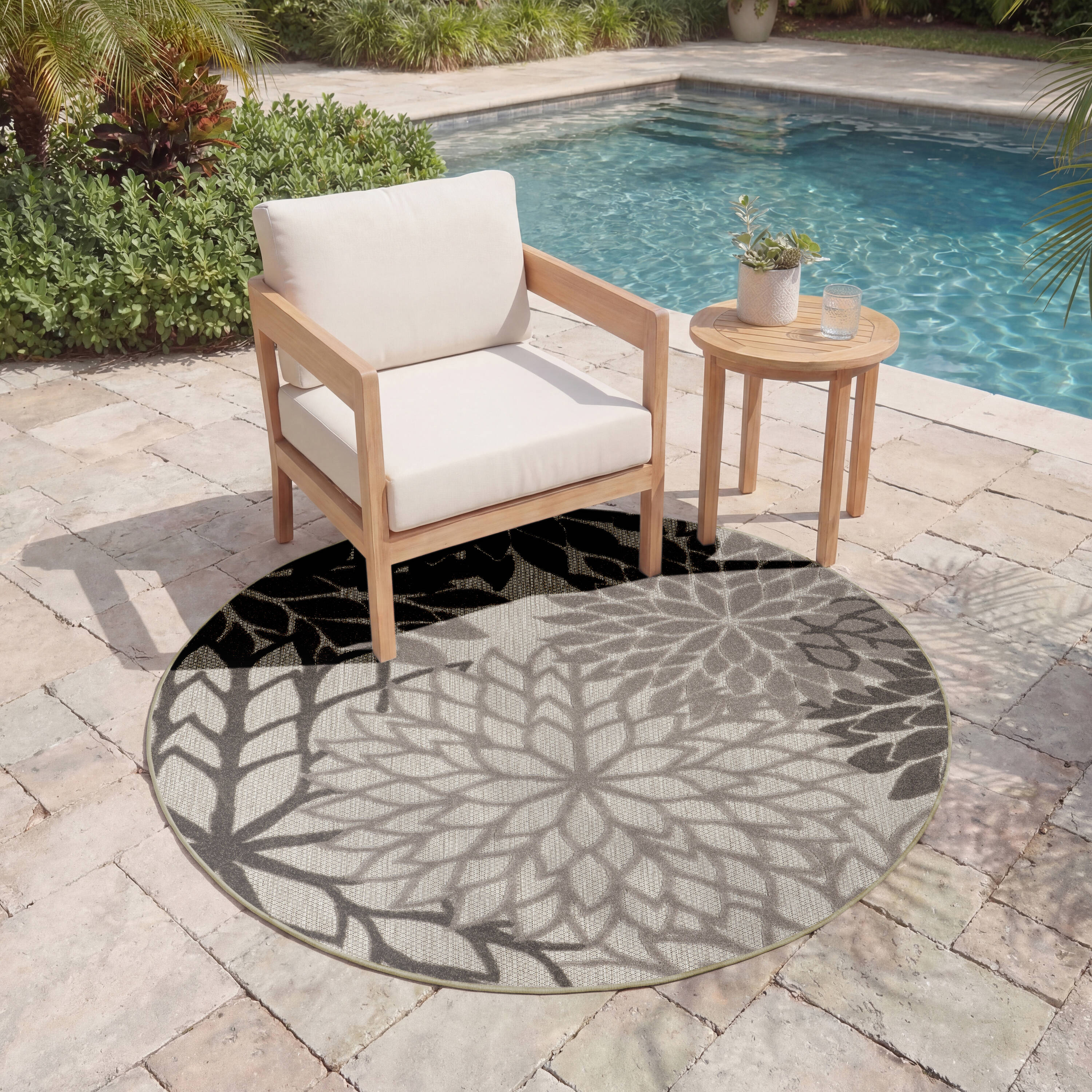 Nourison Aloha 4 x 4 (ft) Loomed Polypropylene Silver grey Round Indoor/Outdoor Tropical Hose Washable Area rug #99446779243
