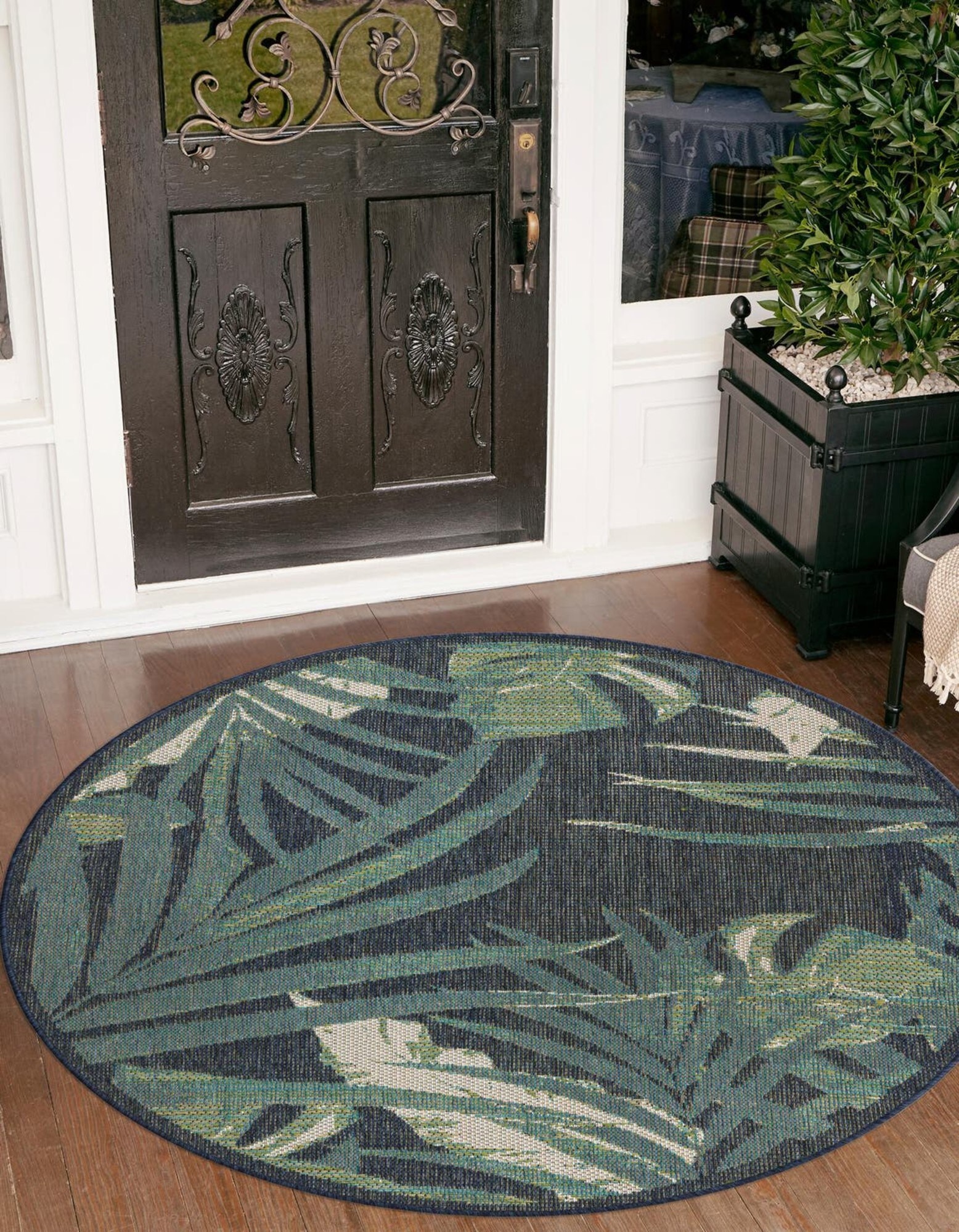 Unique Loom 3176988 Bufadora Baja Outdoor 8 x 8 (ft) Loomed Polypropylene Navy Round Indoor/Outdoor Floral/Botanical Coastal Area rug