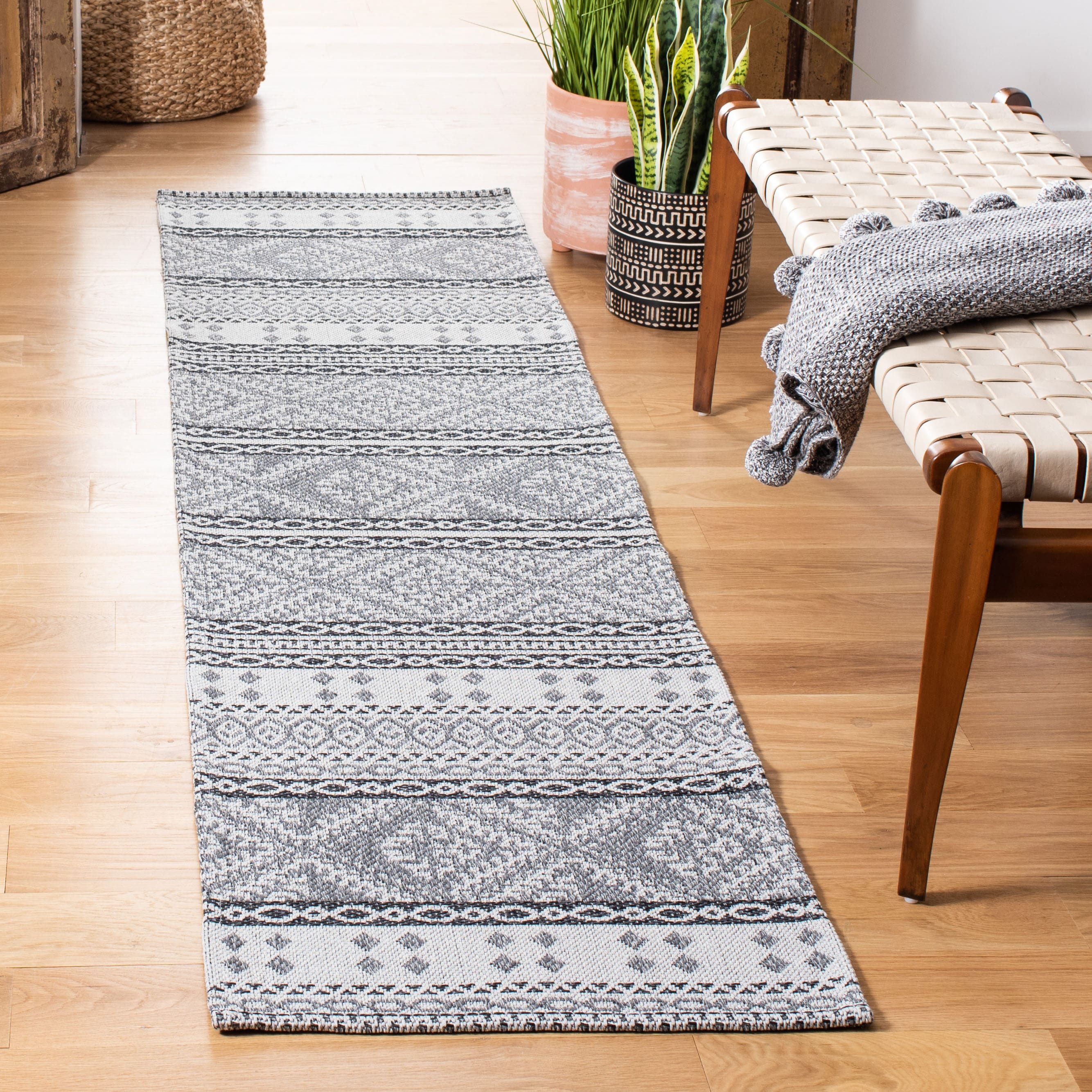 Augustine 445H Light Grey/Anthracite 2ft x 8ft Runner Rug