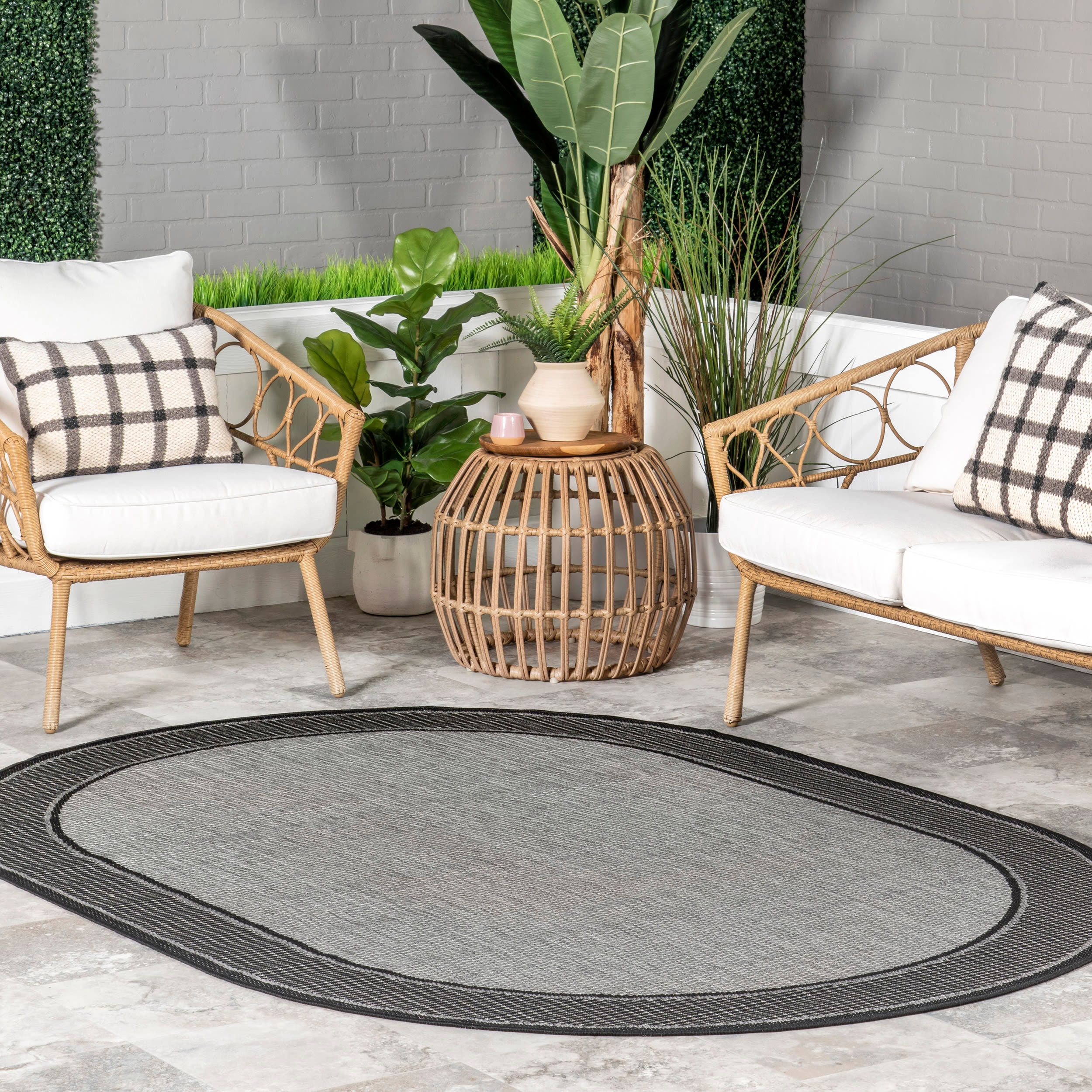 nuLOOM OWDN05A-O508 5 x 8 (ft) Loomed Polypropylene Gray Oval Indoor/Outdoor Border Area rug