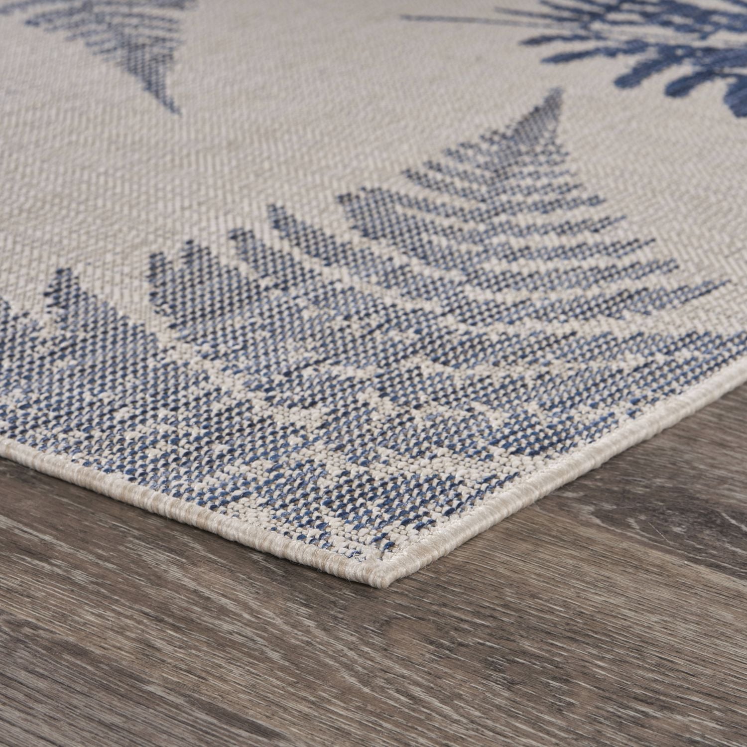 Gray and Blue Synthetic Rectangular 5' x 7' Indoor/Outdoor Area Rug