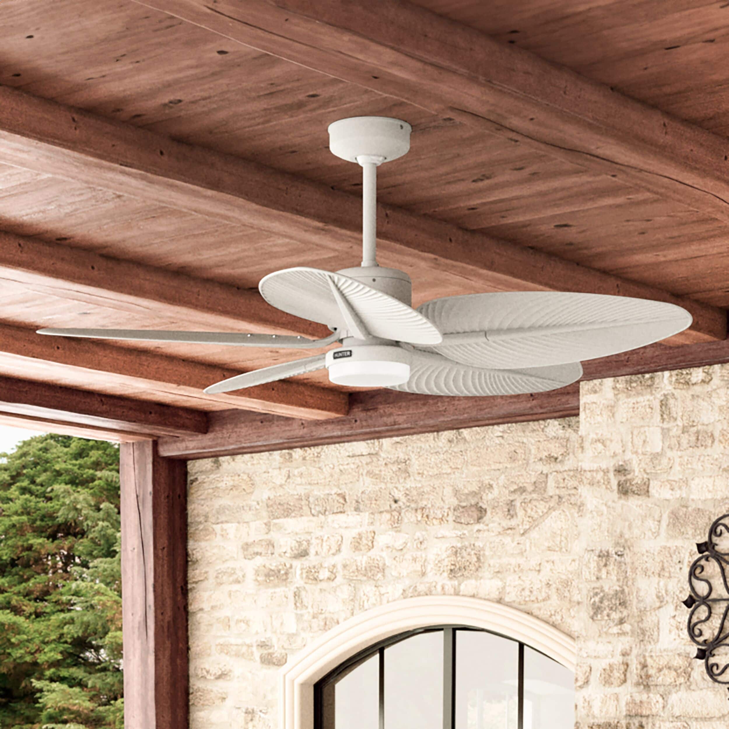 Hunter 52999 Tropic View 52-in Outdoor Matte White with Matte White Blades Ceiling Fan With Light ( 5 -Blade )