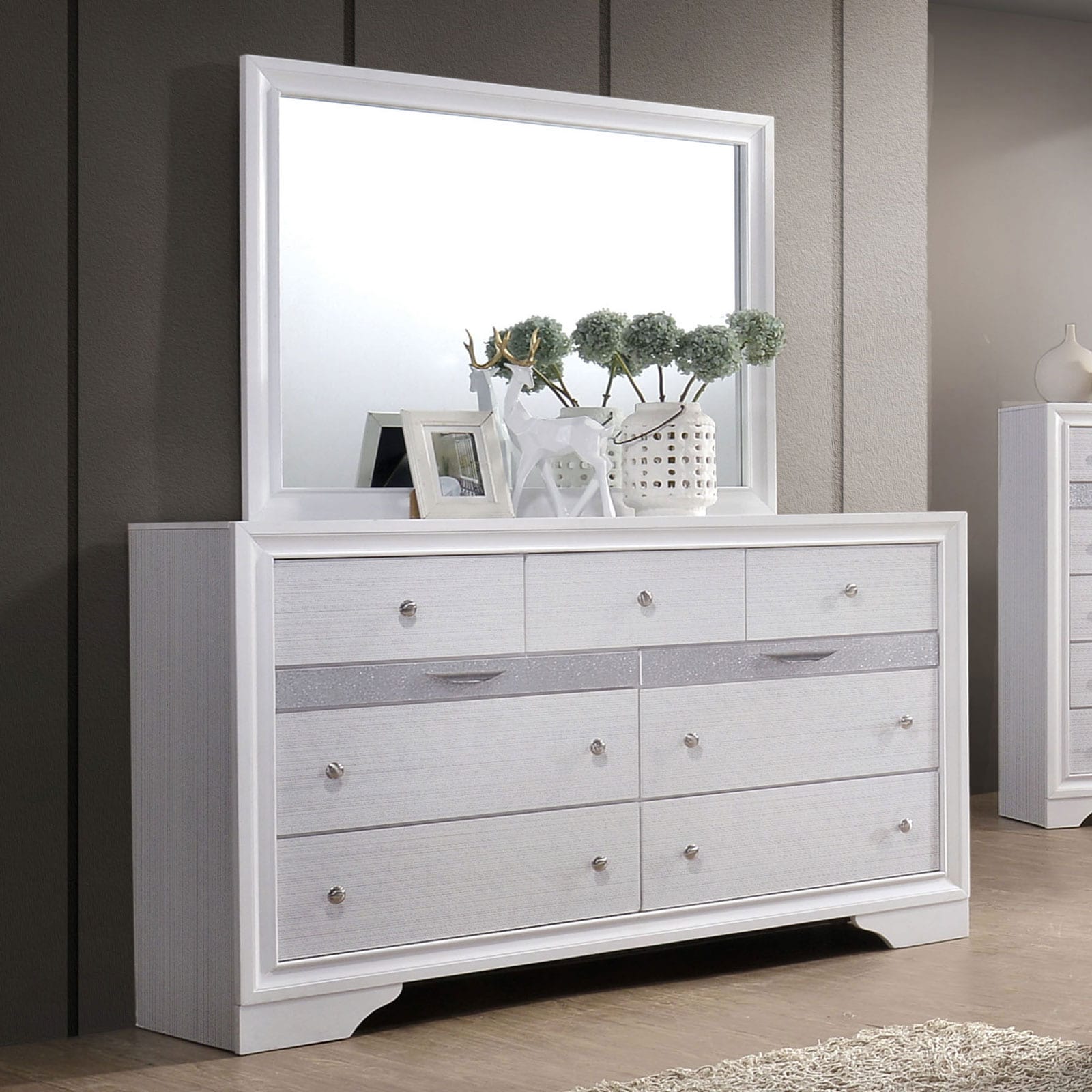 Boho Havens Traditional Bedroom 1pc Dresser Only Aged Oak Color Ball-Bearing Slides Bun Feet Wooden Furniture