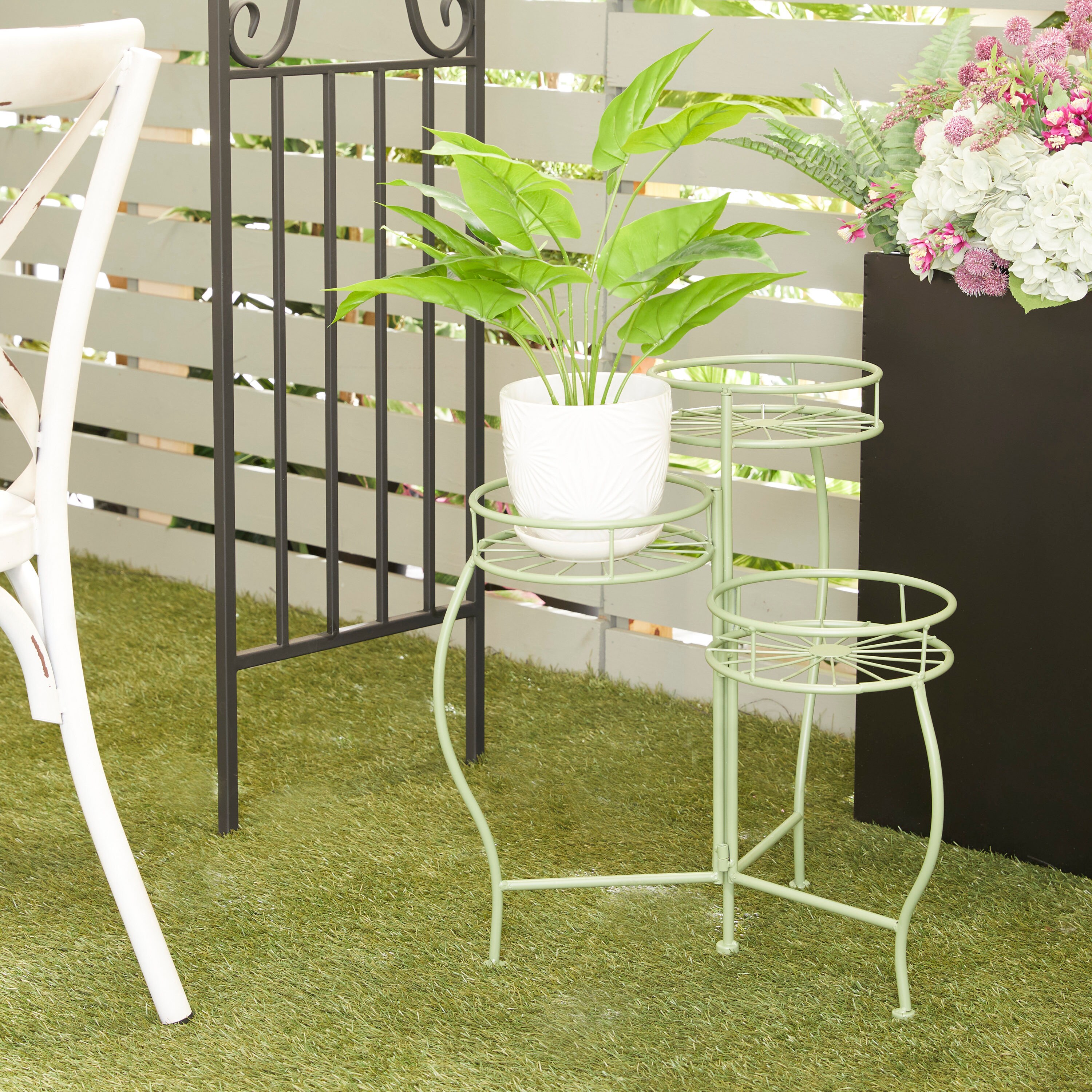 Grayson Lane 73883 21-Inches H x 19-Inches W Green 3 Tier Indoor/Outdoor Round Steel Plant Stand