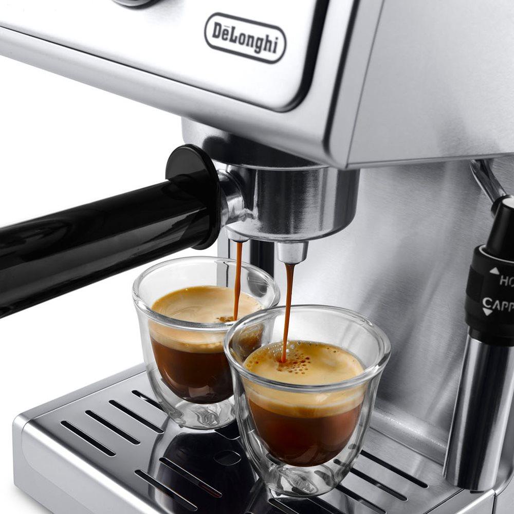 DeLonghi 15-BAR PUMP ESPRESSO AND CAPPUCCI in the Espresso Machines ...