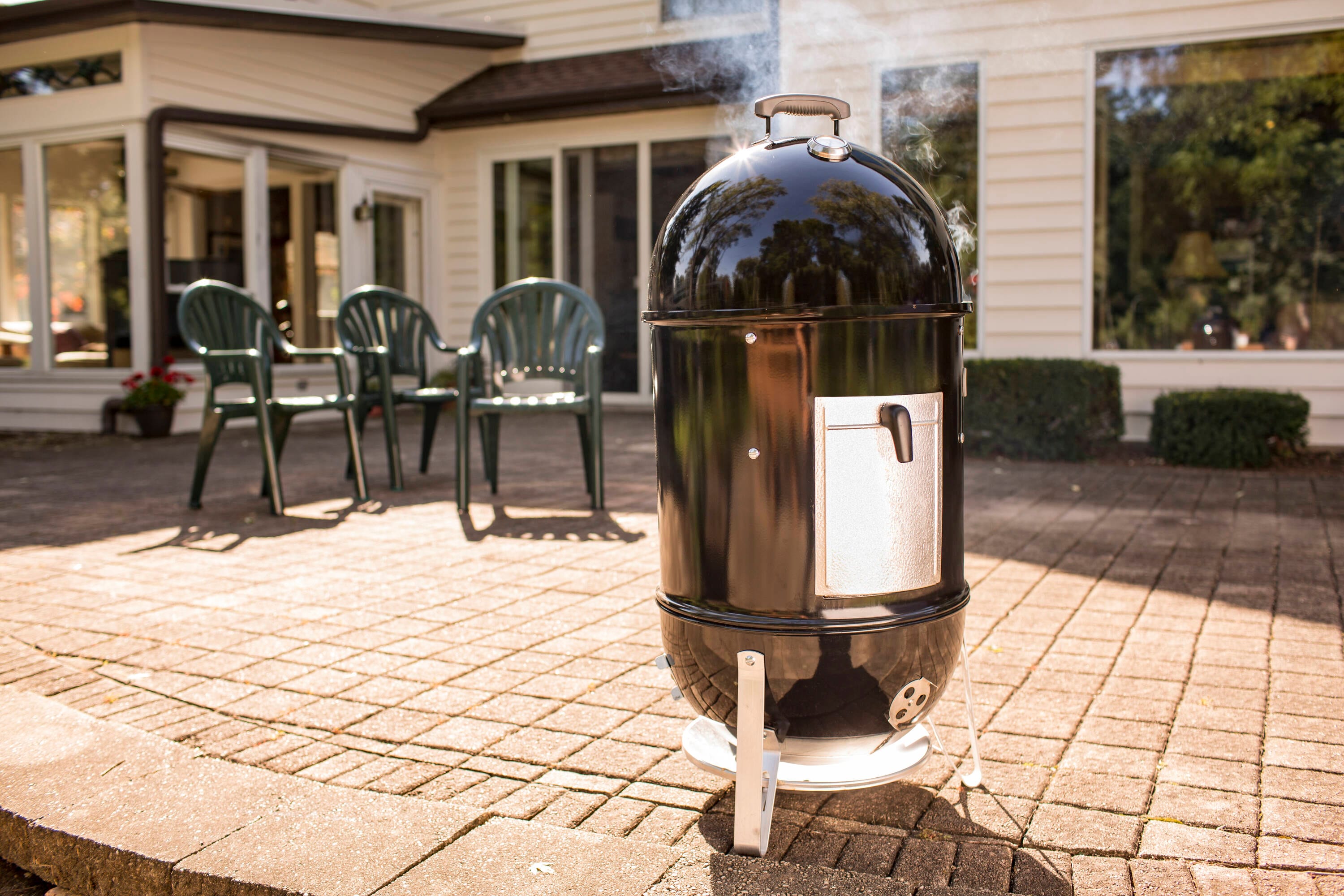 Weber 22-in Smokey Mountain Cooker 726-Sq in Black Porcelain-enamel Vertical Charcoal Smoker 731001 Sansujyuku sansujyuku.com