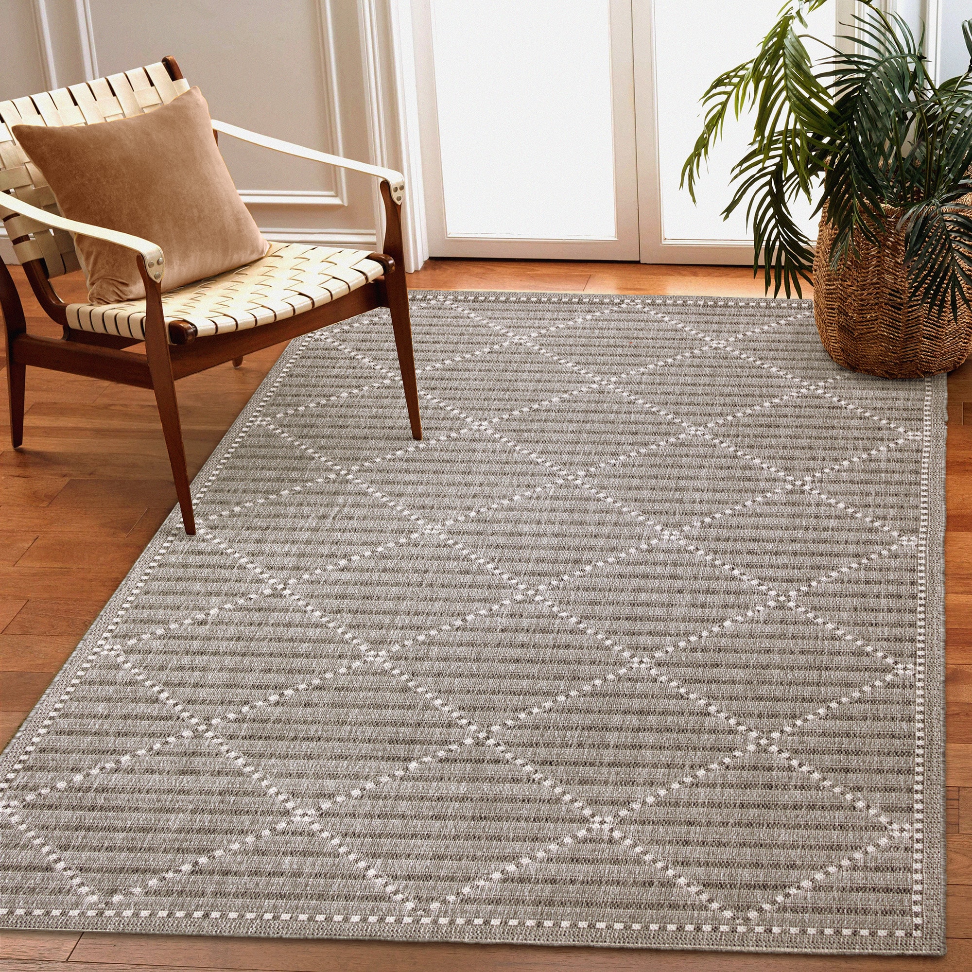 Liora Manne MAU69822547 Malibu 6 x 9 (ft) Loomed Polypropylene Charcoal Rectangular Indoor/Outdoor Geometric Area rug