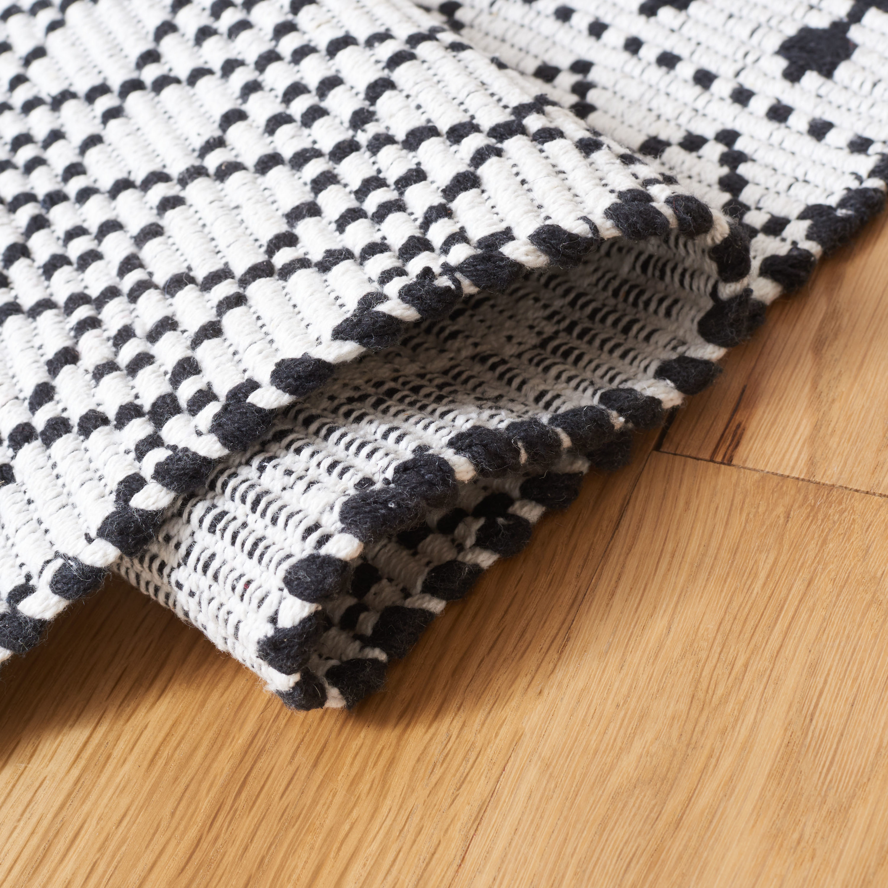 Bohemian Black and Ivory Handwoven Kilim Area Rug - 8' x 10'