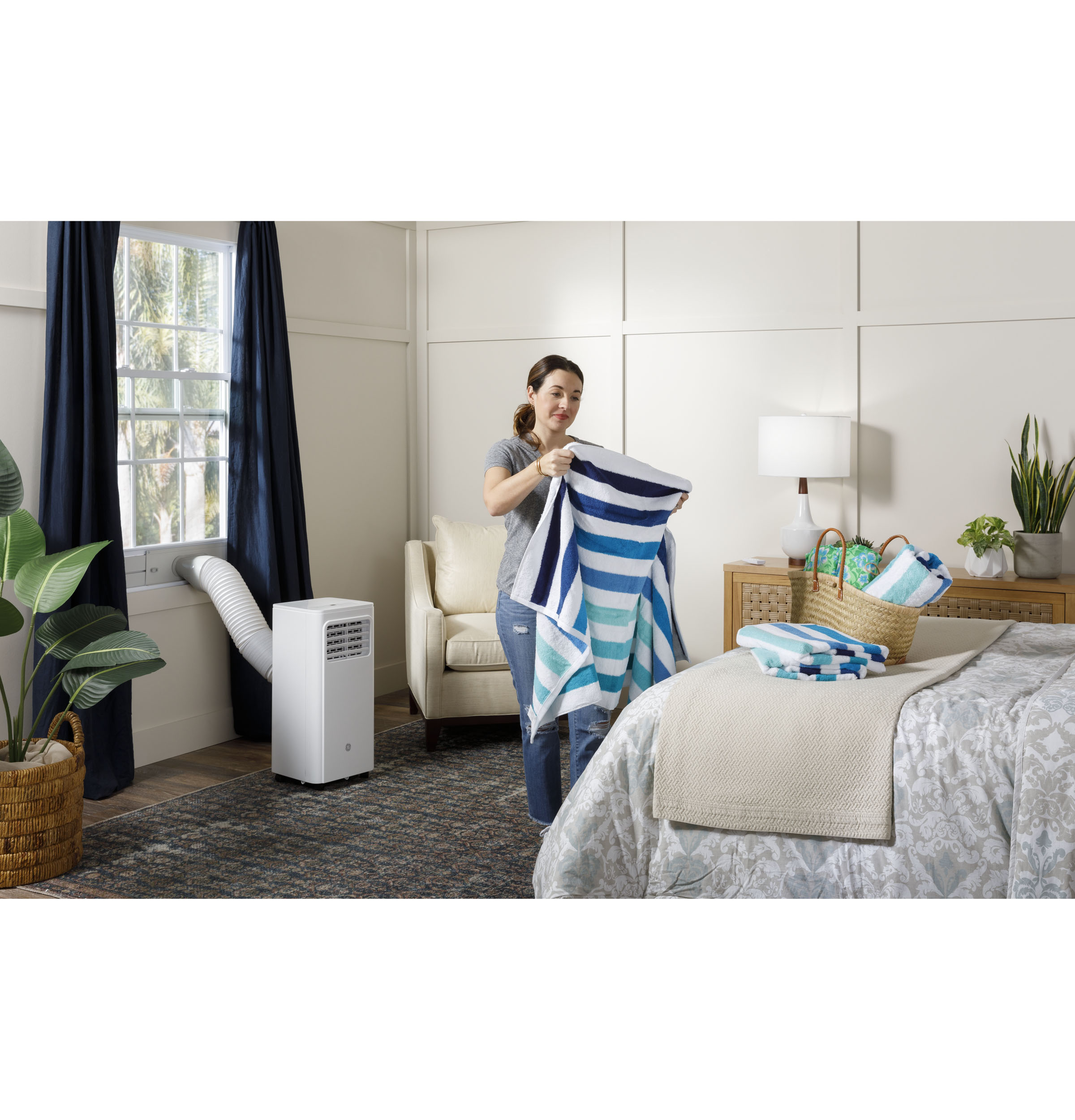 GE APFD06JAWW Portable-Air-Conditioners - View #2