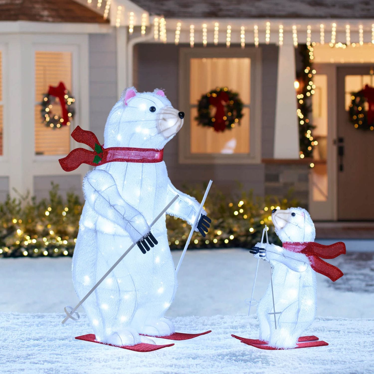 Costway CSHY001797 2 Pcs Animated Skiing Polar Bears with Skiing Motion and 160 Cold White LED Lights