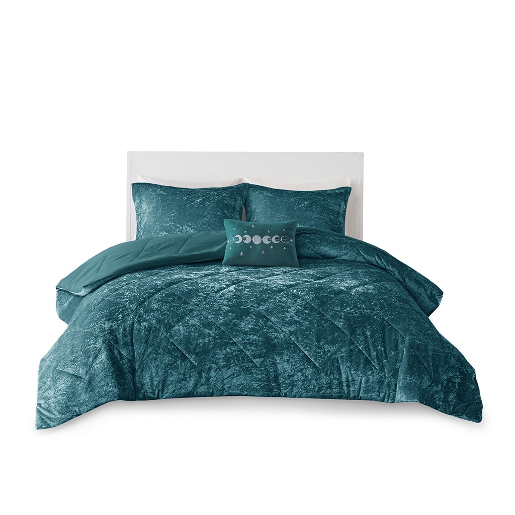 Gracie Mills 6791-01DI Andrea Velvet Comforter Set with Throw Pillow