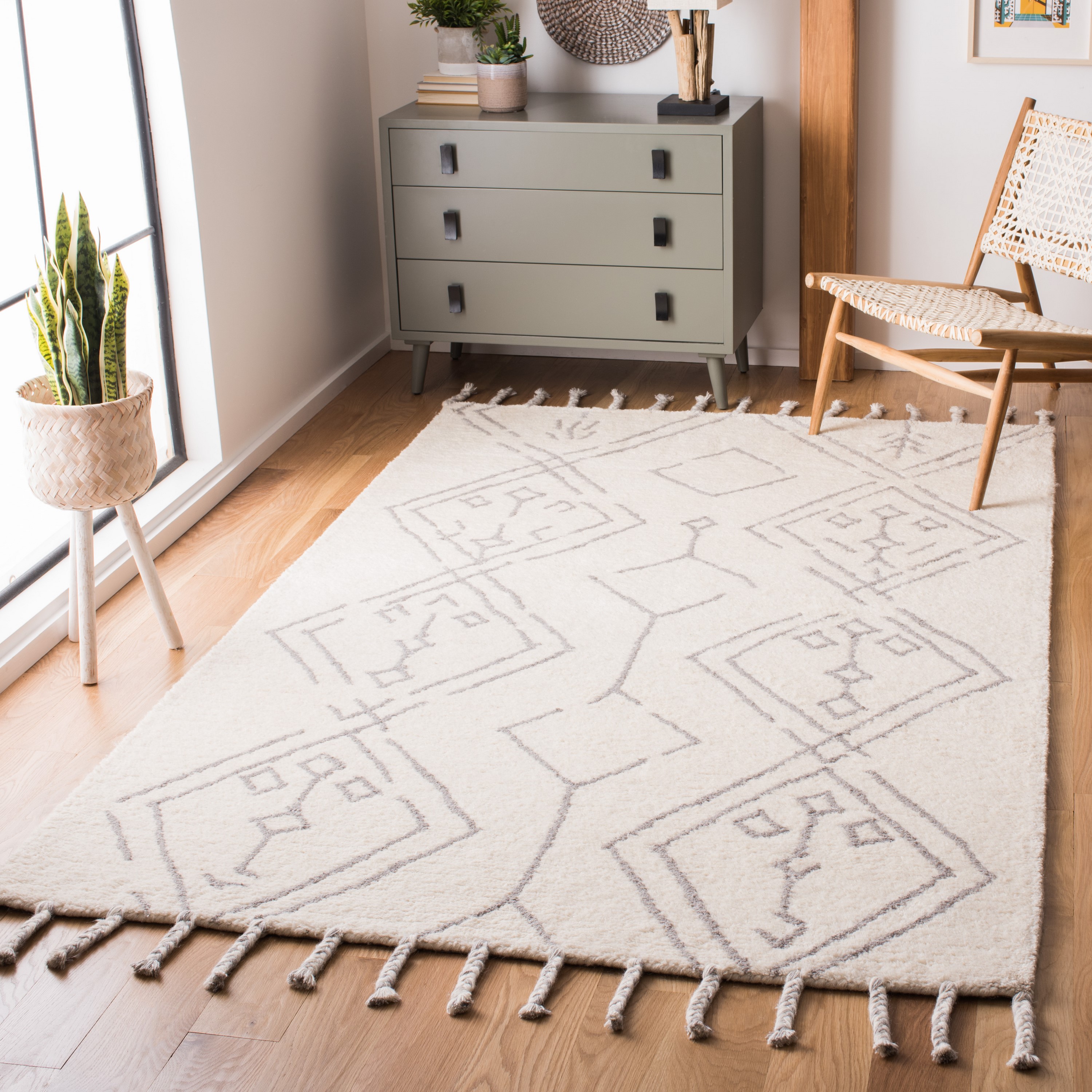 Safavieh CSB201G-4 Casablanca Benita 4 x 6 (ft) Tufted Wool Ivory/Silver Rectangular Indoor Abstract Area rug