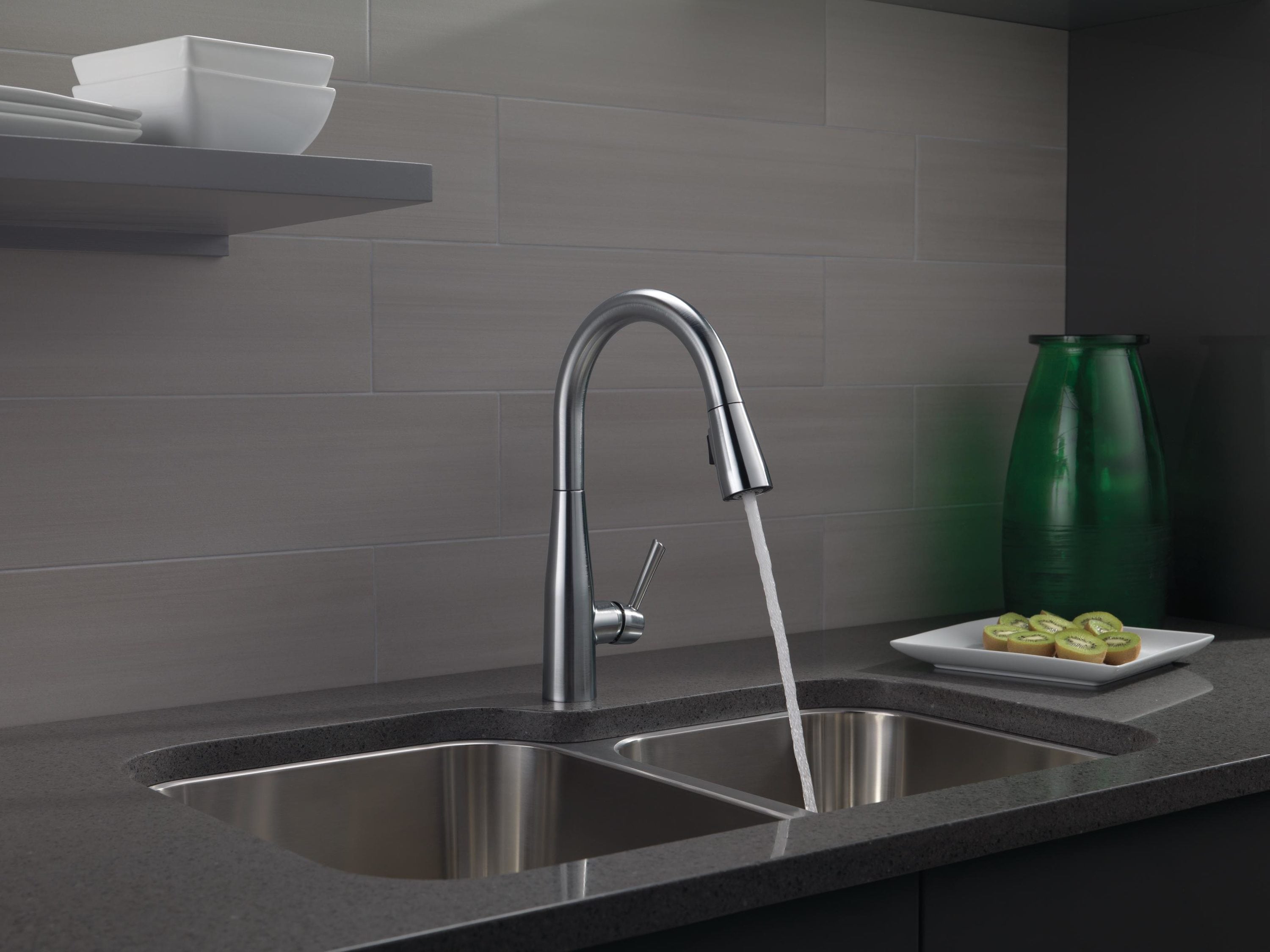 Delta Essa Arctic Stainless Single Handle Pull Down Kitchen Faucet With   09869437 