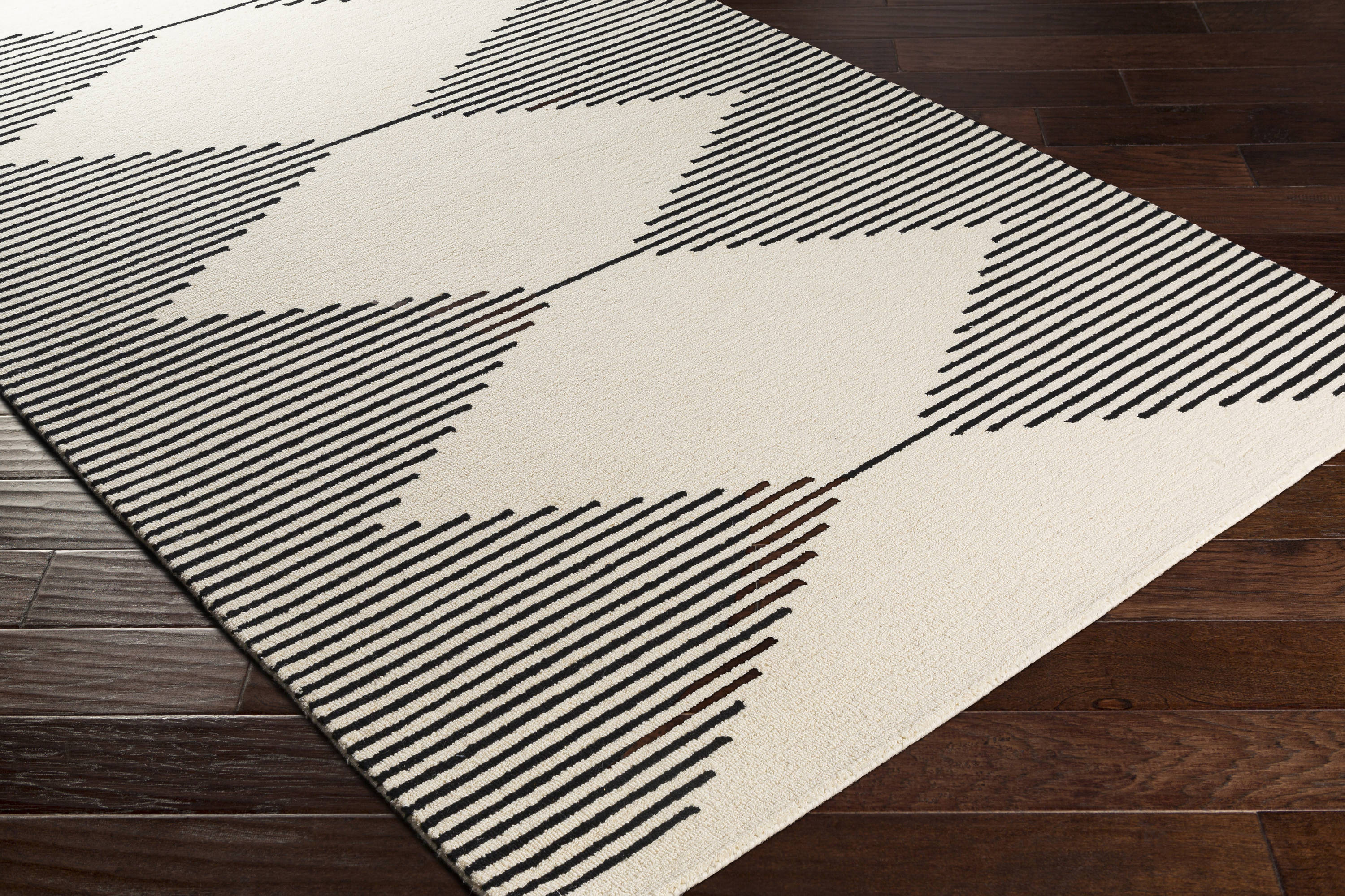 Handmade Tufted Geometric Black Wool Rug 4' x 6'