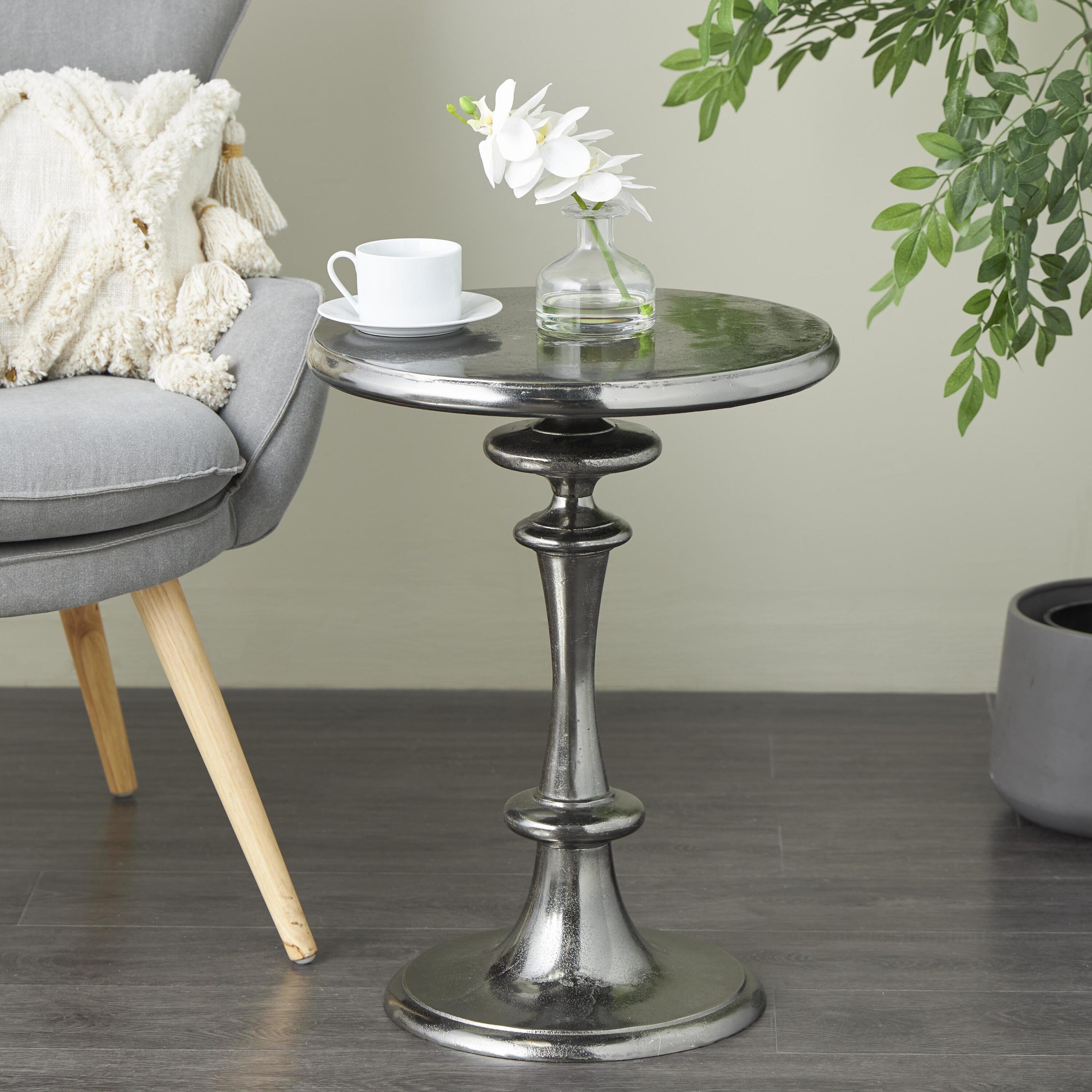 Grayson Lane 821449 17.7-Inches W x 23.05-Inches H Black 23" Metal Round Modern End Table