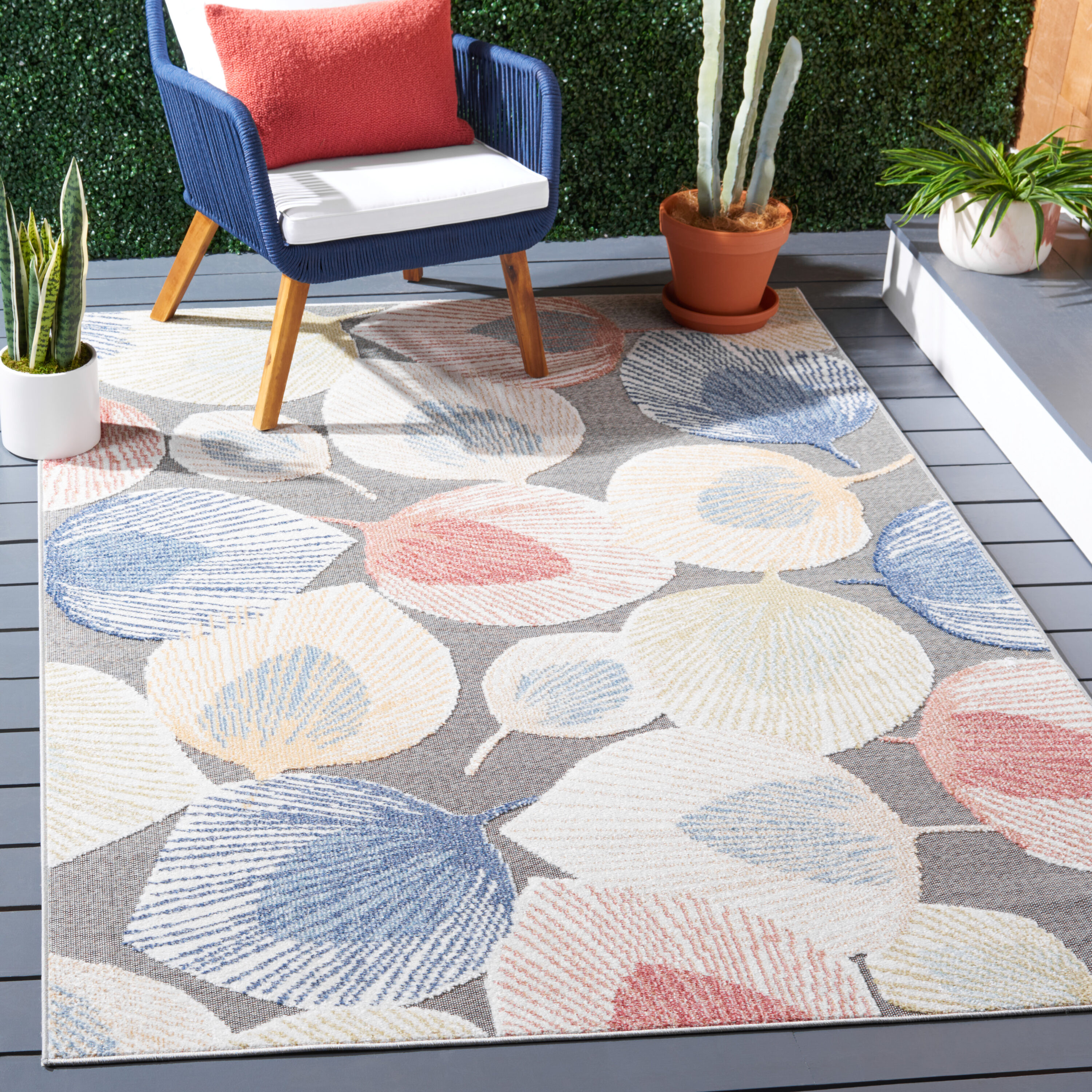 Safavieh SAR110A-4 Sarasota 4 x 6 (ft) Loomed Polypropylene Beige/Gray Rectangular Outdoor Floral/Botanical Mid-Century Modern Area rug