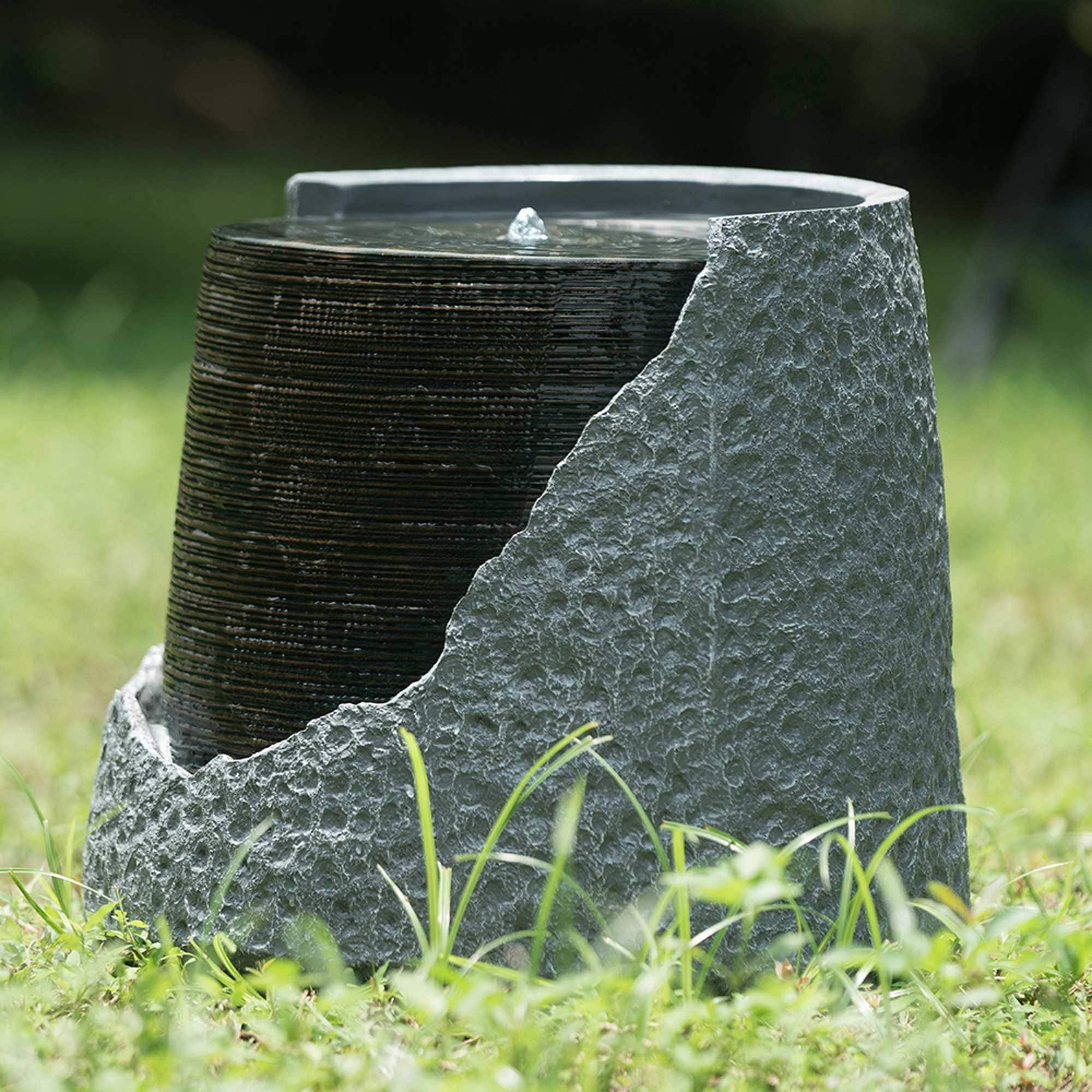 Yiekholo LL-1734AA 17.9-in H Resin Outdoor Fountain Statue