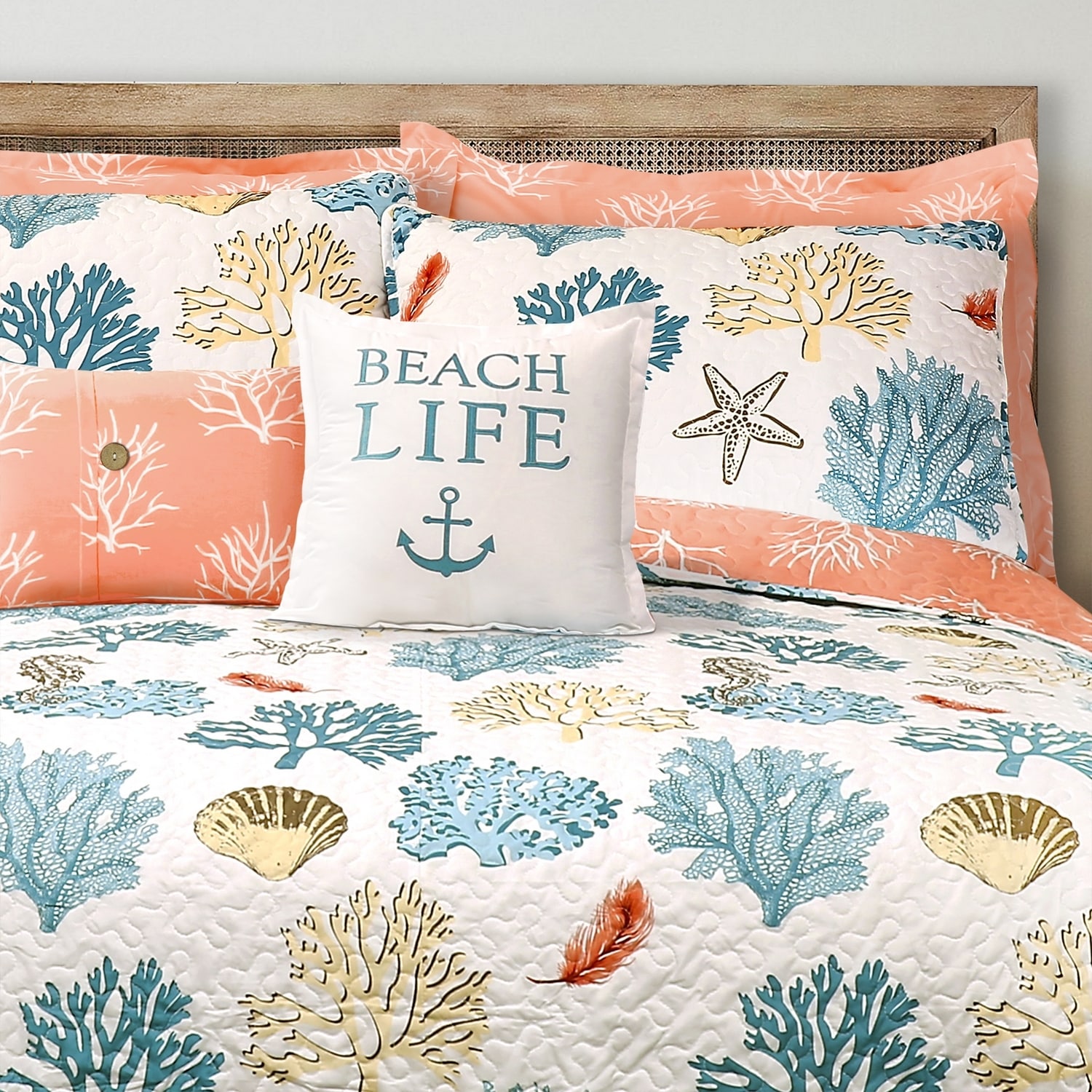 Coastal Reef White and Coral Microfiber Full Quilt Set