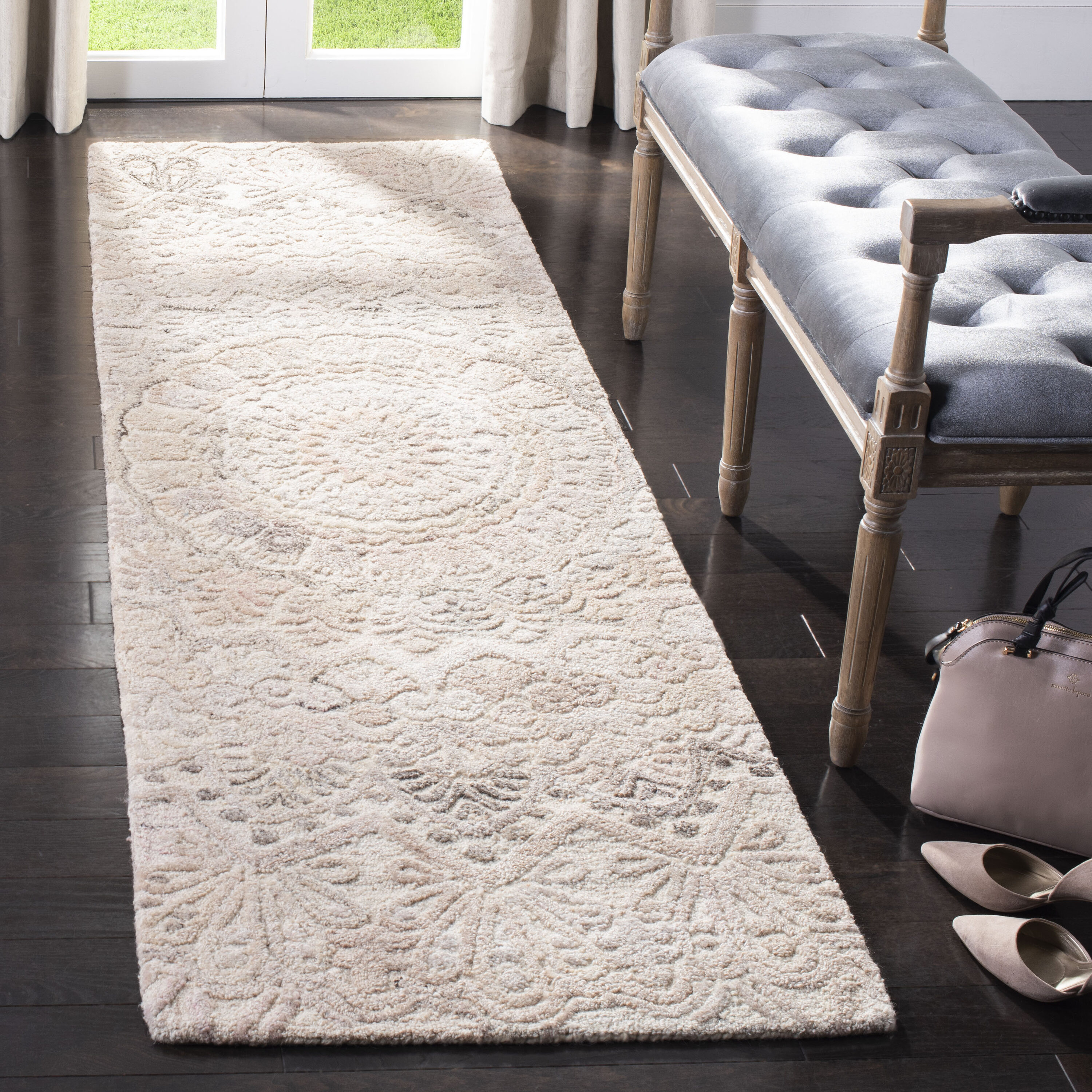  Marquee 110 Beige/Ivory Traditional 2ft-3in x 8ft Runner Rug